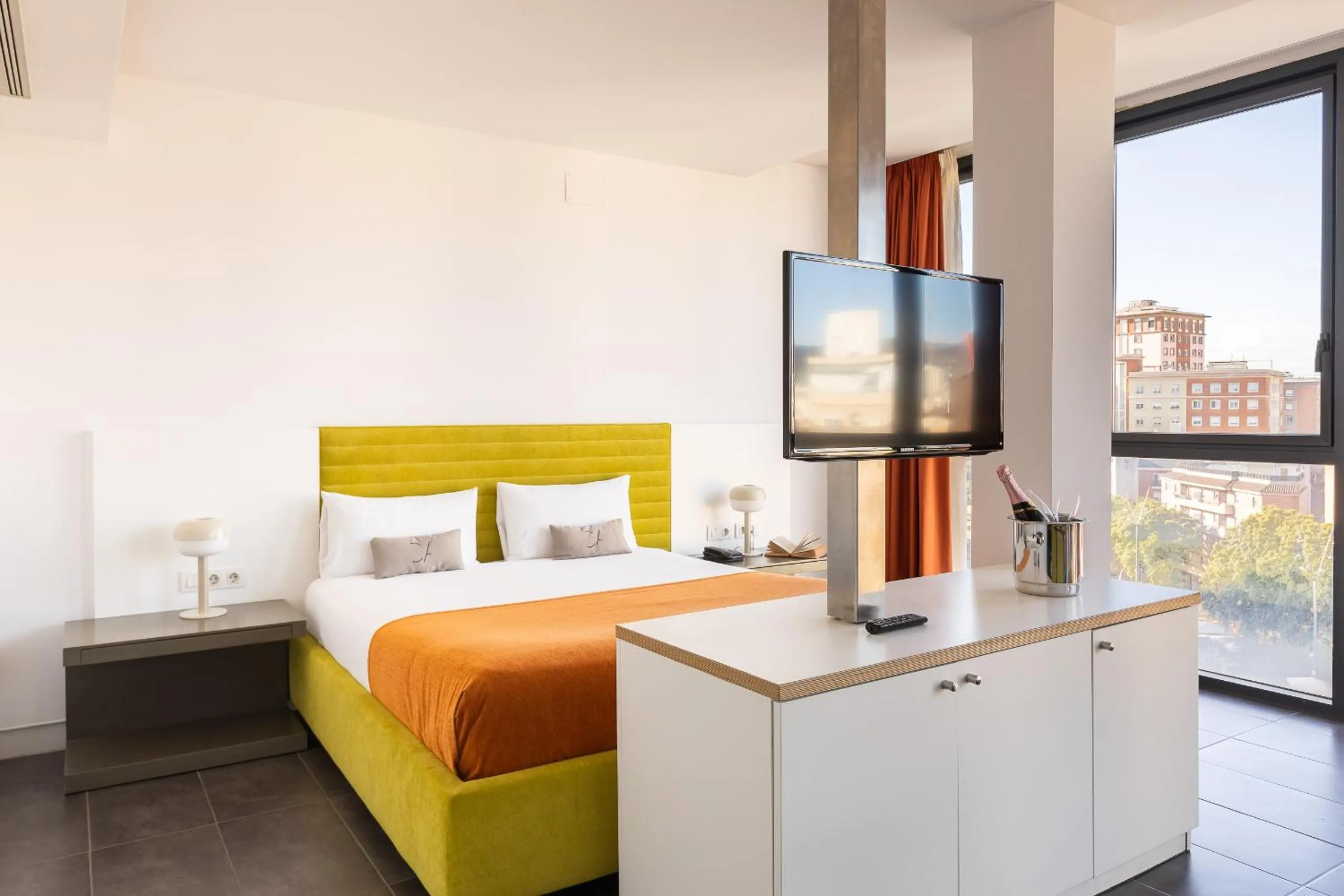 Bed in Cosmo Apartments Sants
