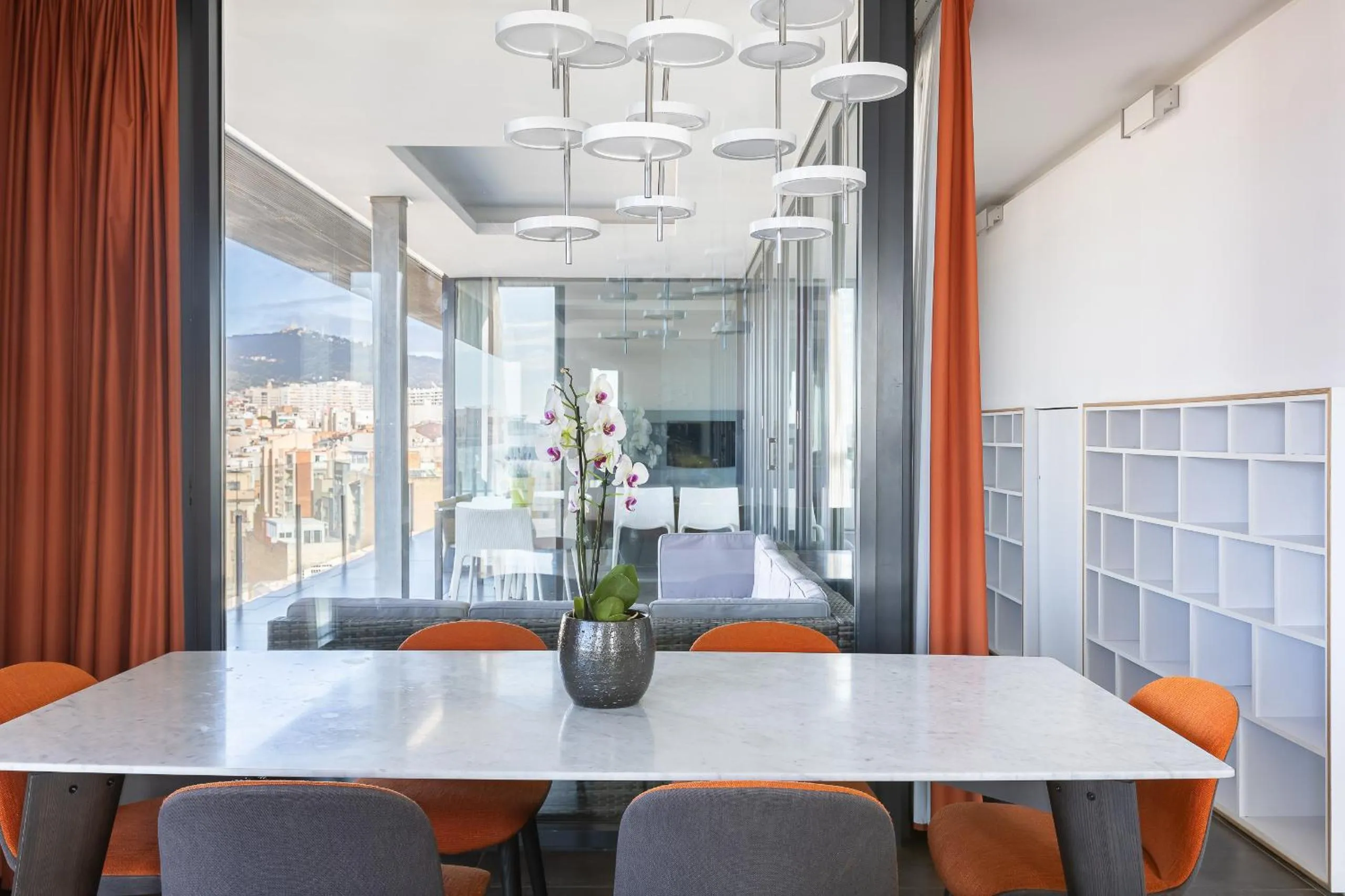 Dining area in Cosmo Apartments Sants