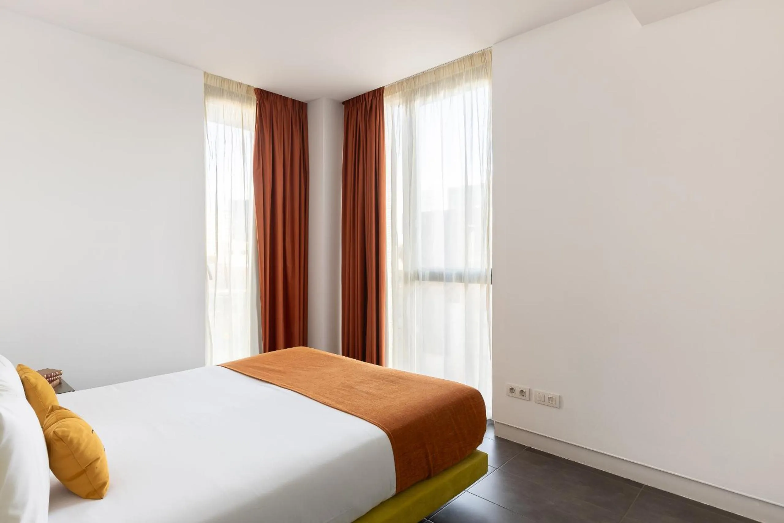 Bedroom, Bed in Cosmo Apartments Sants