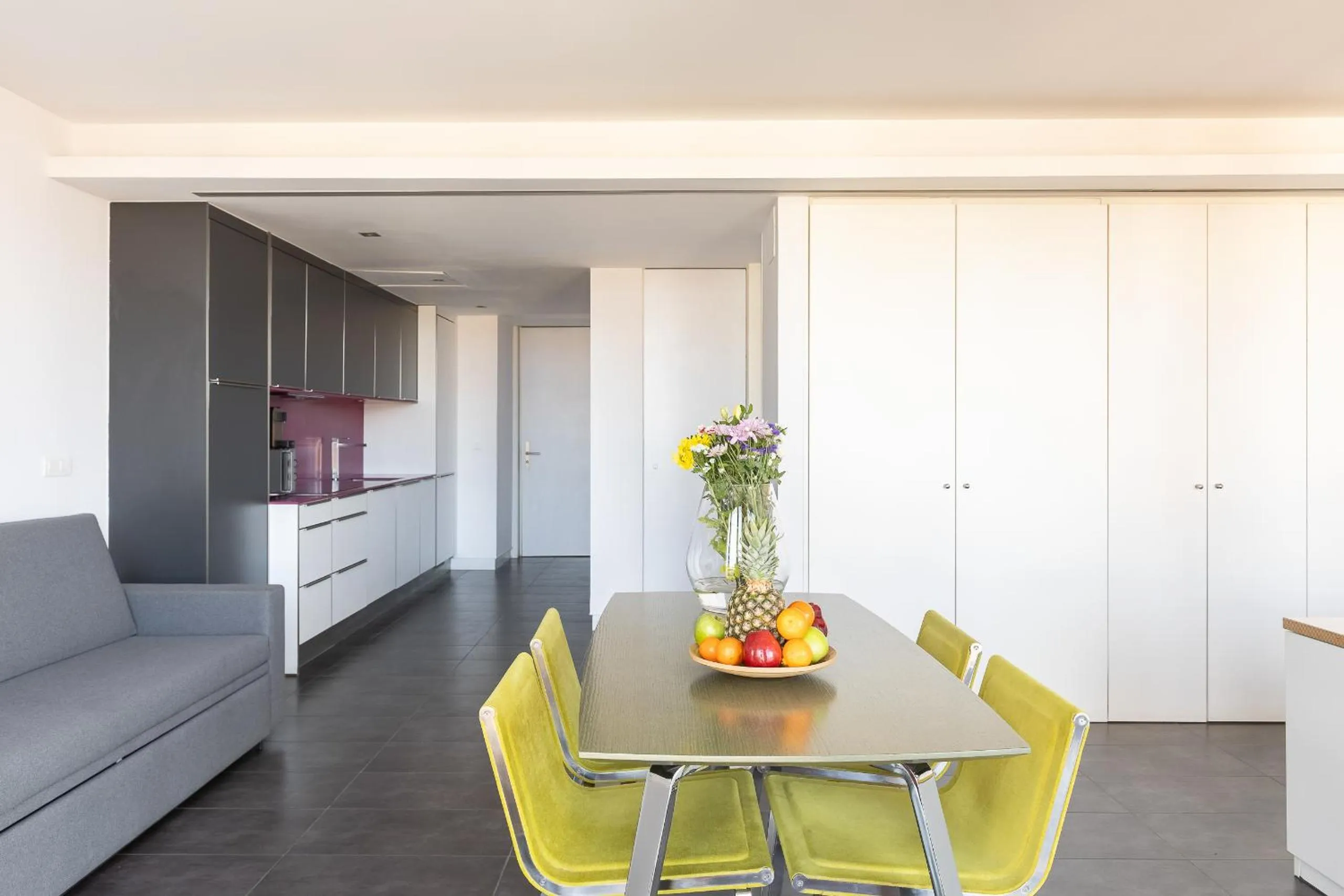 Dining area in Cosmo Apartments Sants
