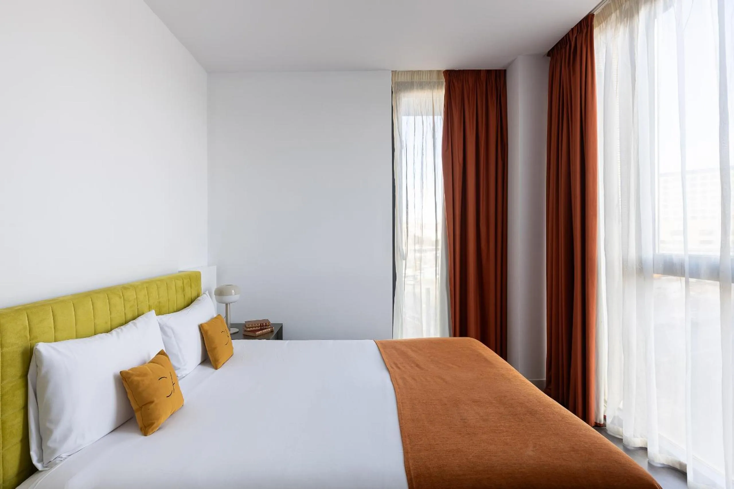 Bedroom, Bed in Cosmo Apartments Sants