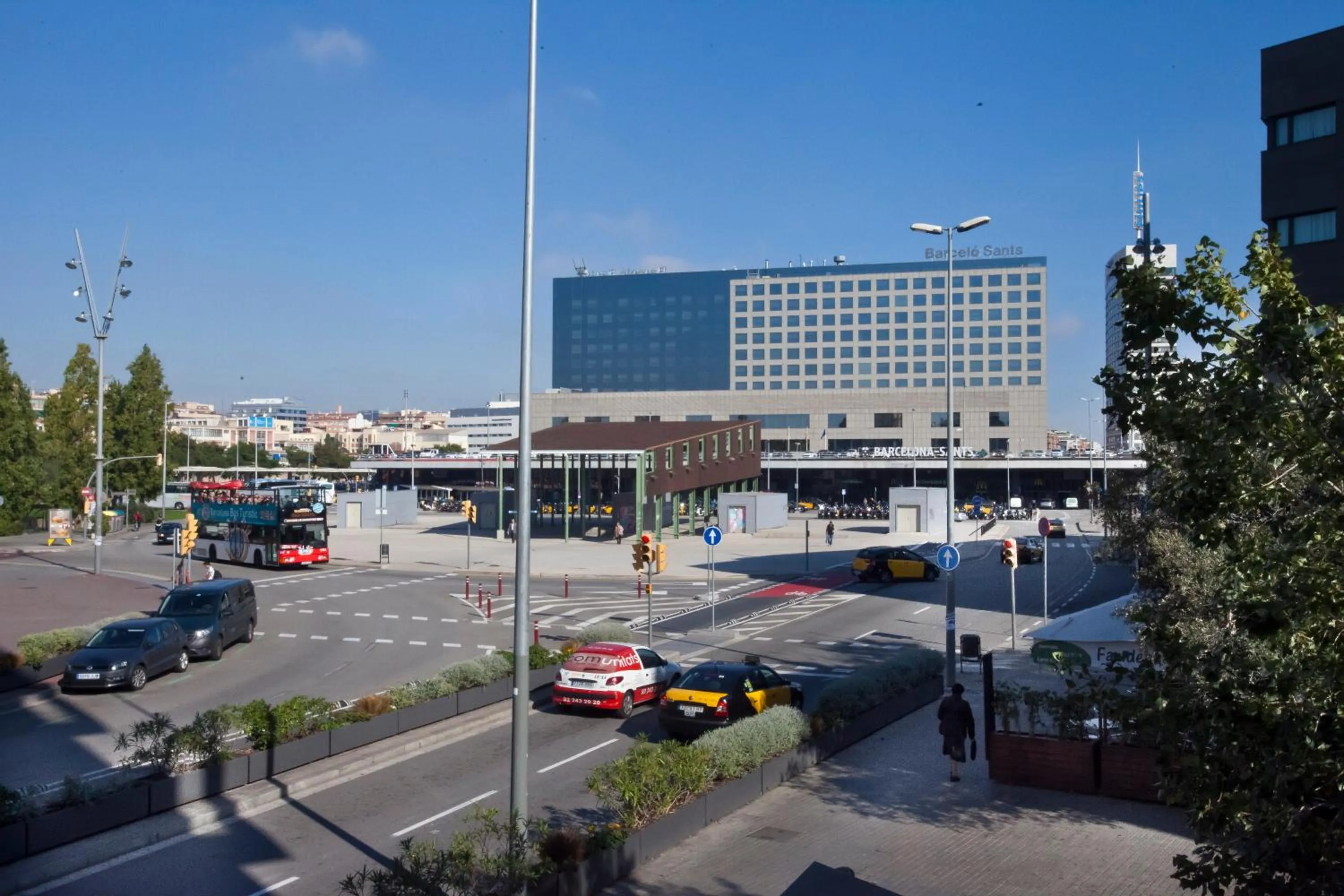 Day in Cosmo Apartments Sants