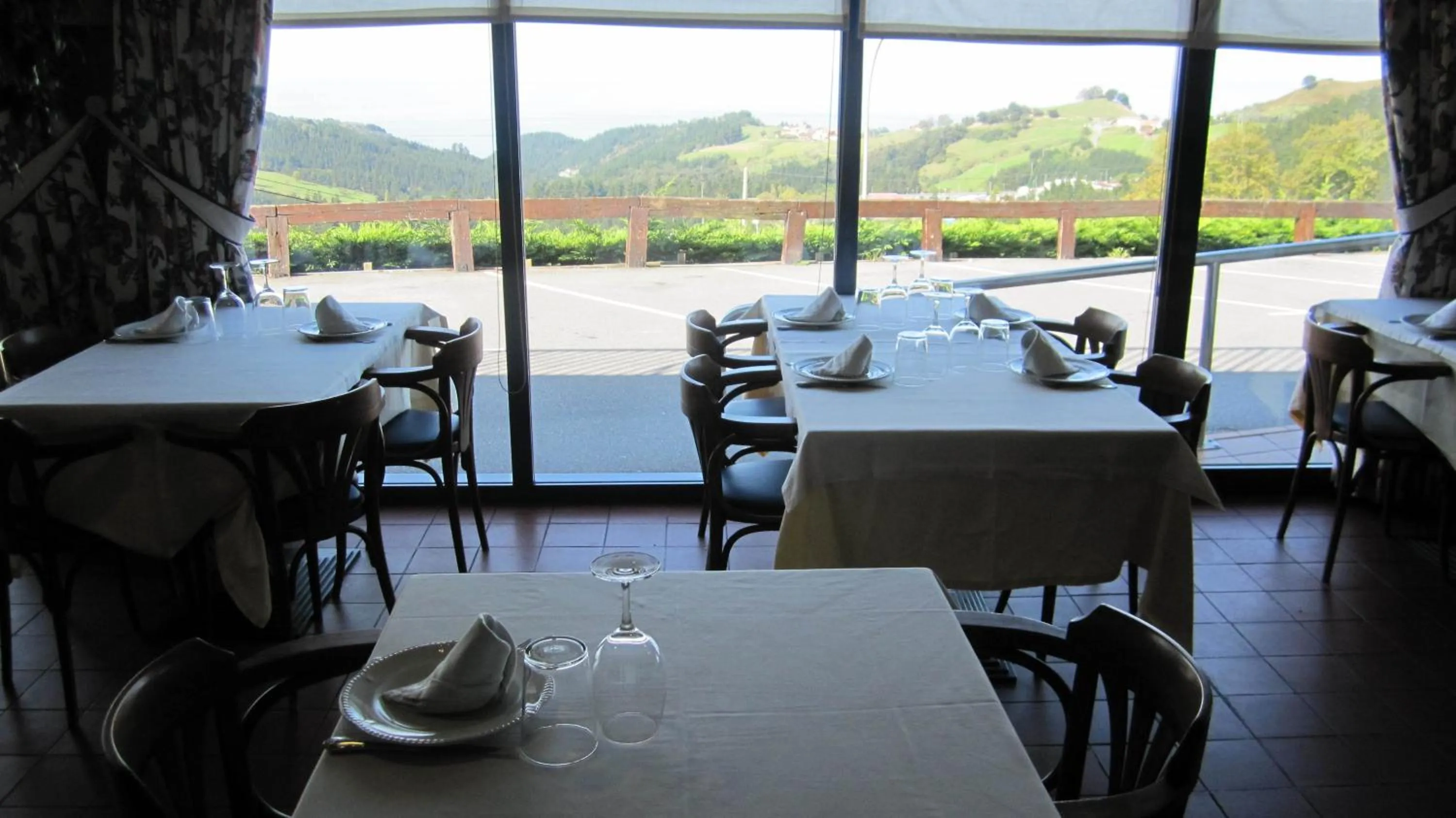 Restaurant/places to eat in Hotel Kanala