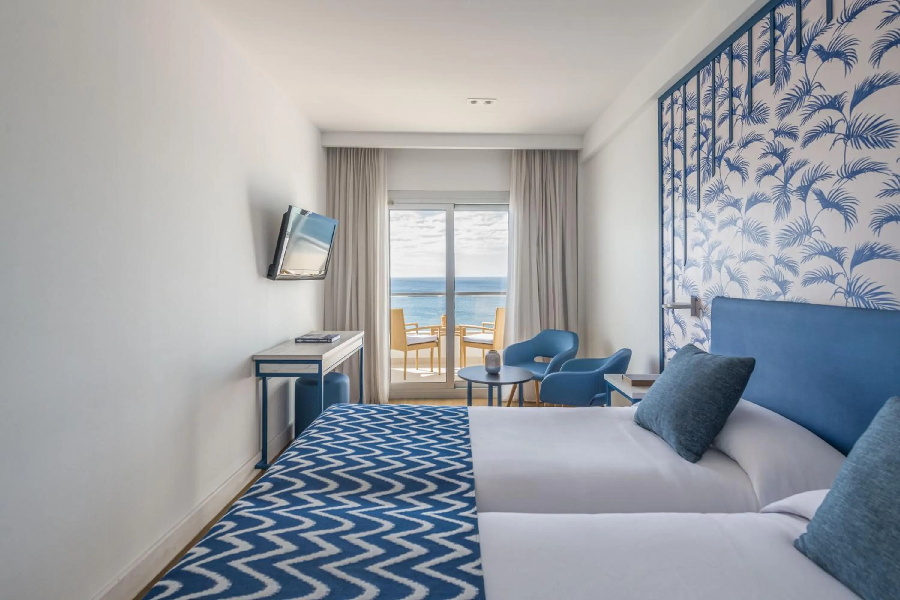 Bed in Hotel Rosamar