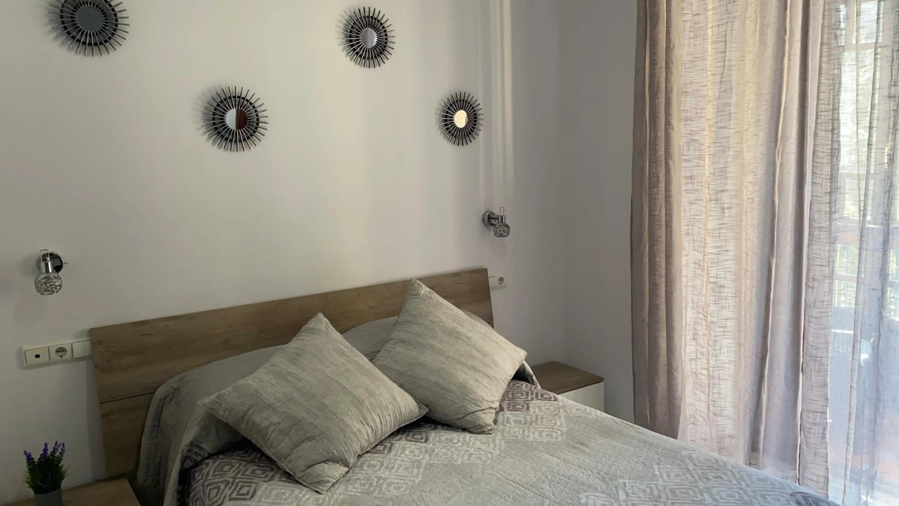 Double Room with Balcony in Hostal Puerta Carmona
