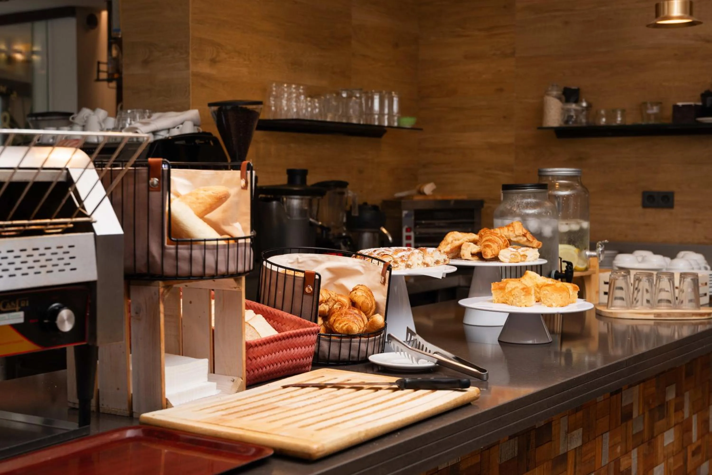 Breakfast in Hostal Marí