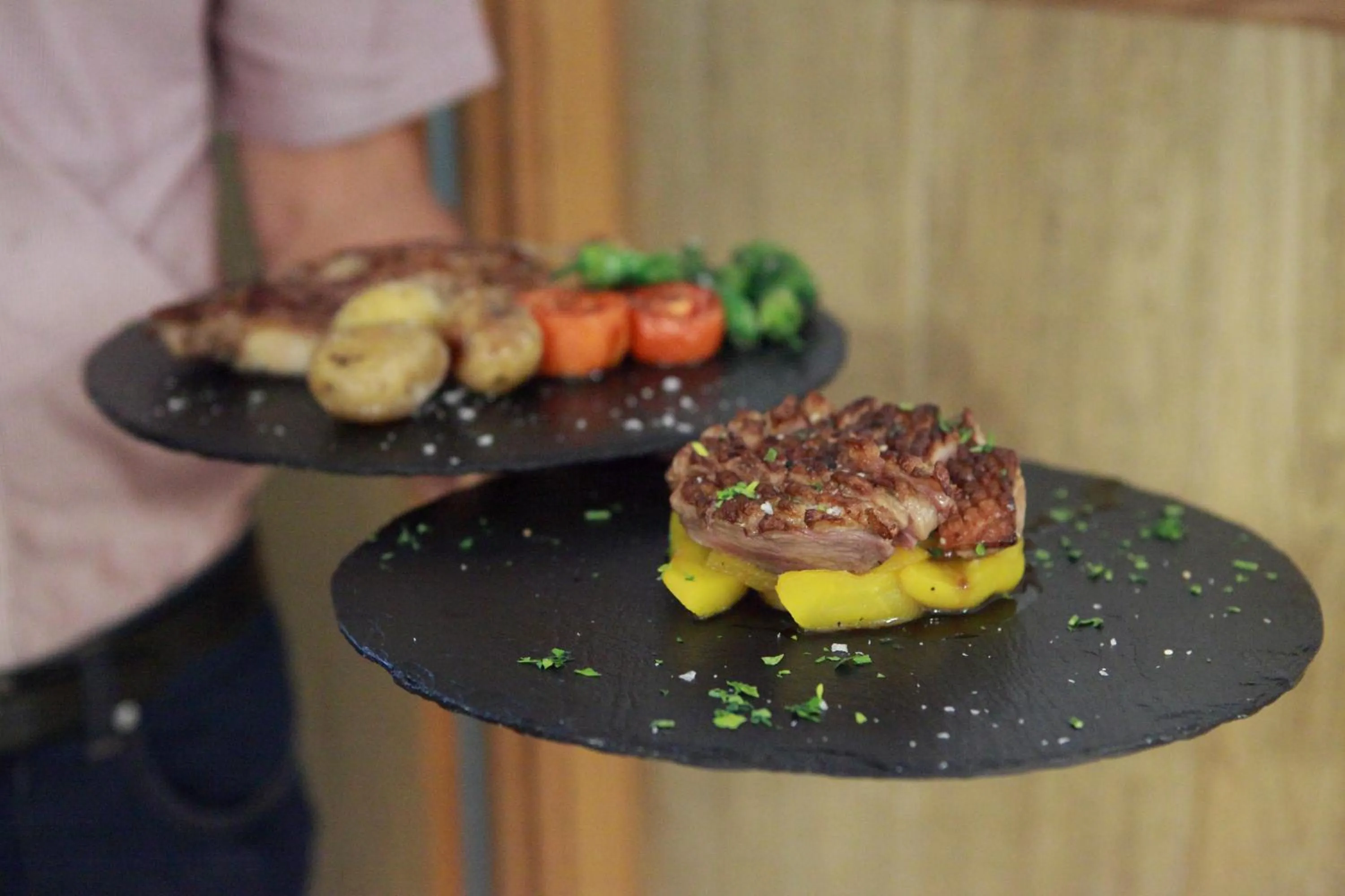 Restaurant/places to eat in Hostal Marí