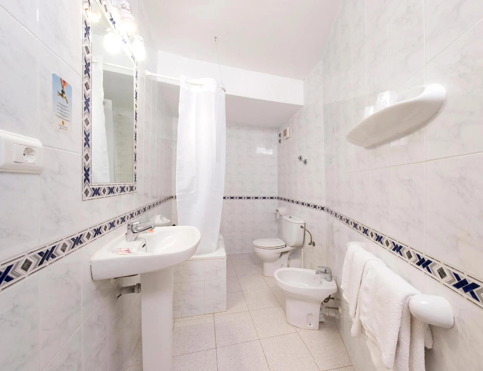 Bathroom in Hostal Marí