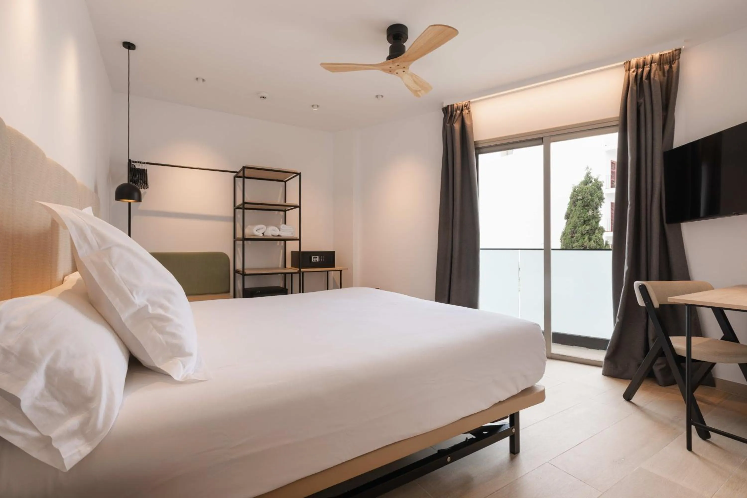 Bedroom, Bed in Hostal Marí