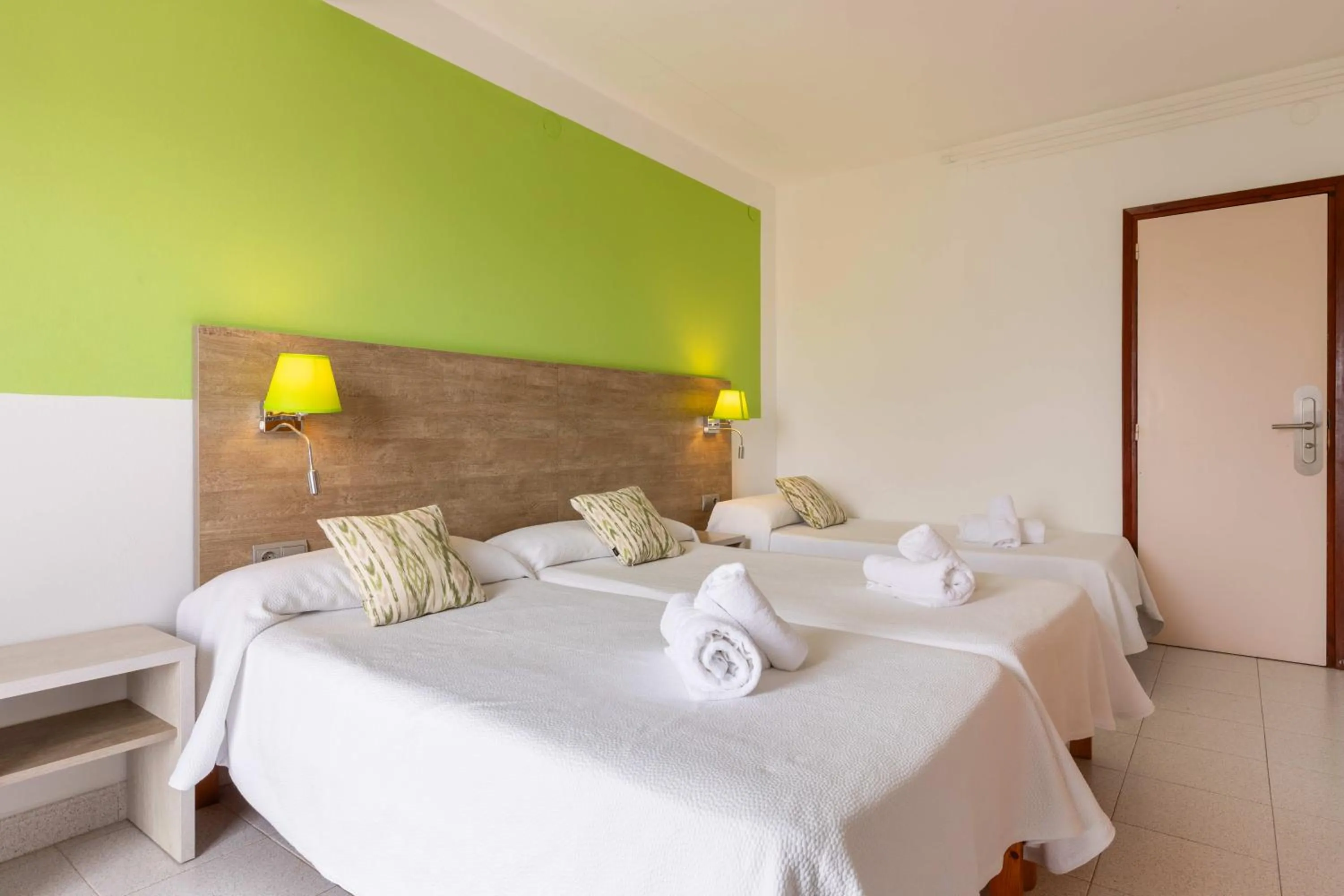 Bedroom, Bed in Hostal Marí