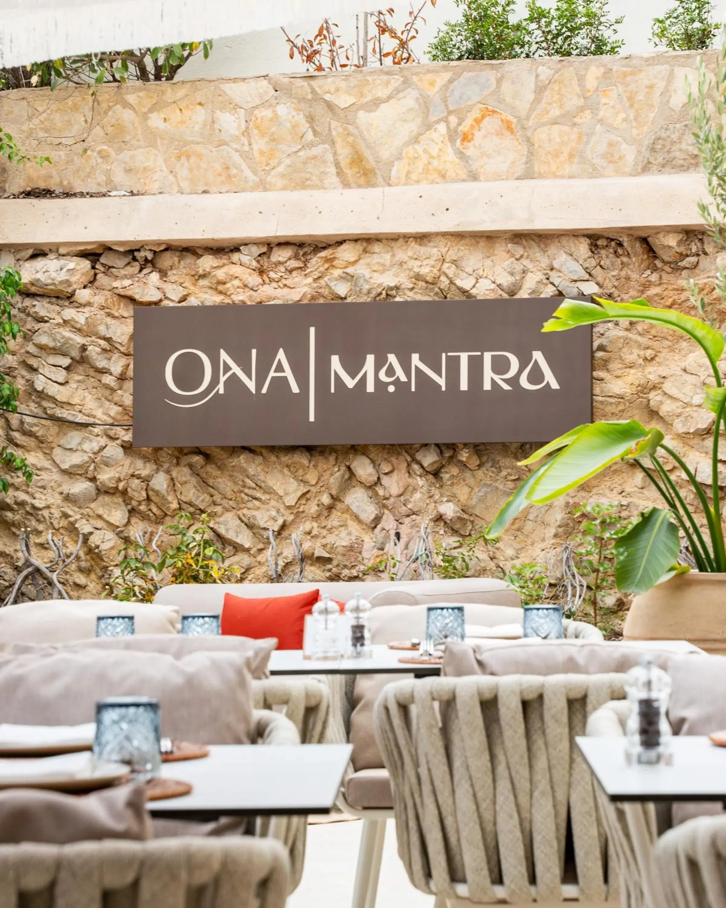 Restaurant/places to eat in Purobeach Resort Santa Ponsa - NEW OPENING Restaurant/places to eat in Purobeach Resort Santa Ponsa - NEW OPENING