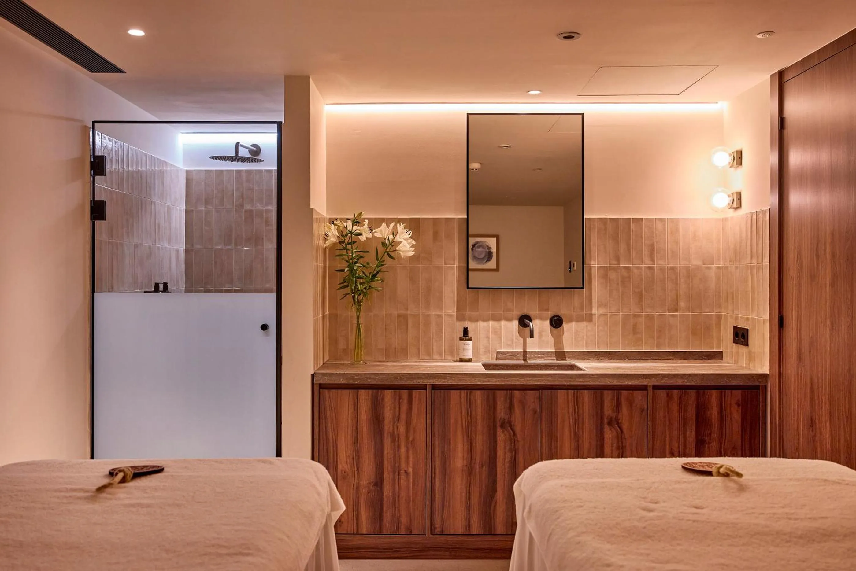 Massage, Bed in Purobeach Resort Santa Ponsa - New Opening