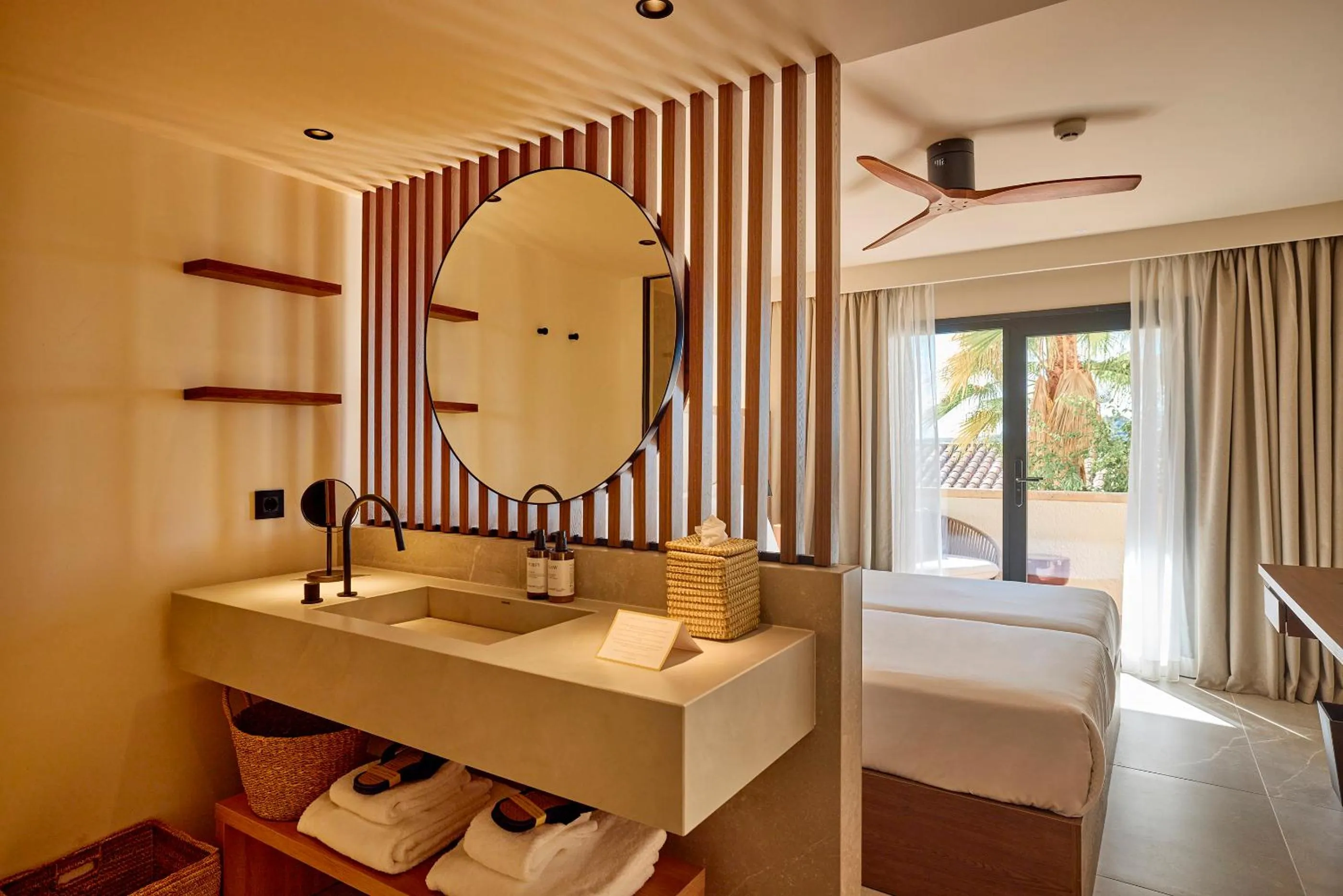 Bathroom, Bed in Purobeach Resort Santa Ponsa - New Opening