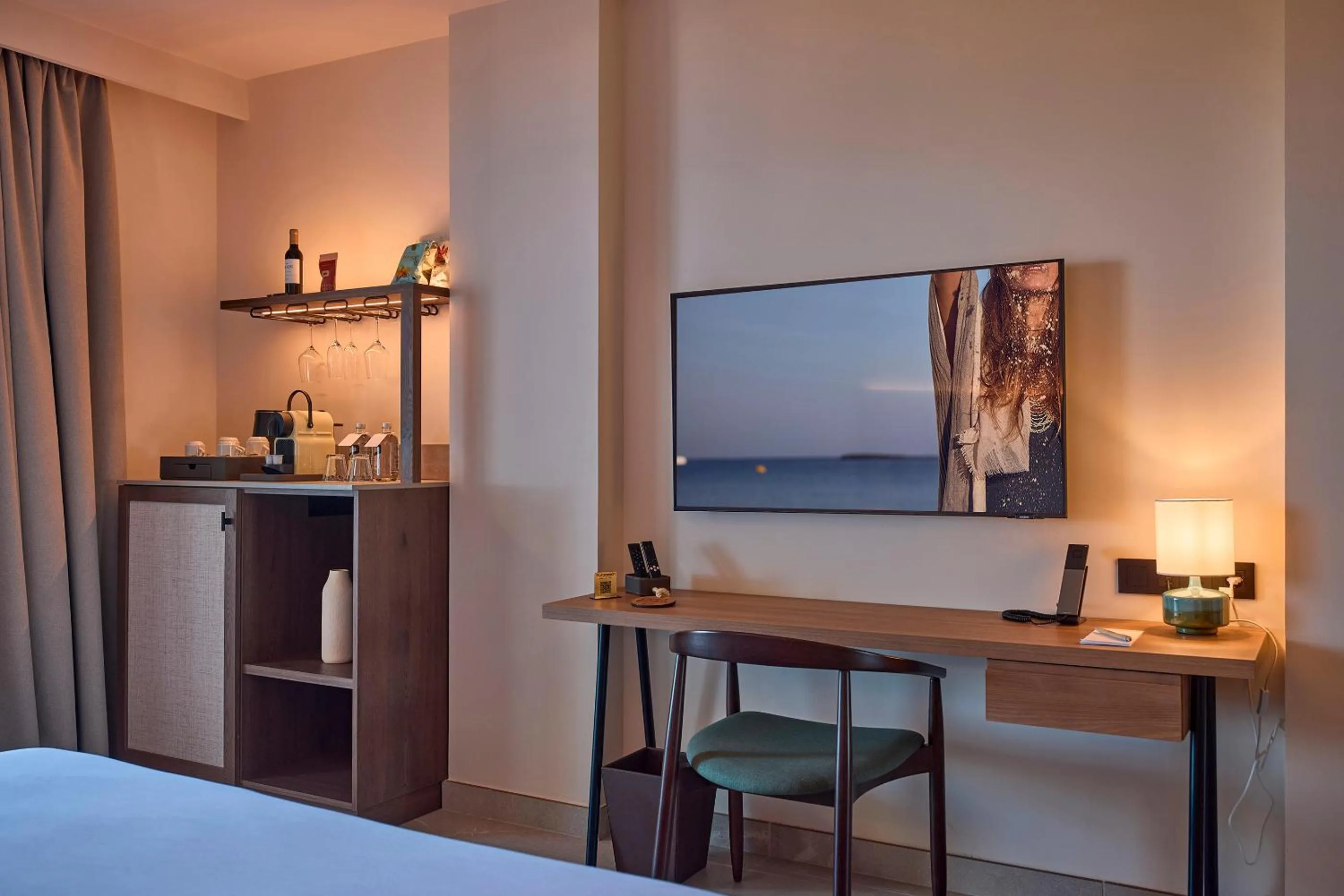 Bed in Purobeach Resort Santa Ponsa - New Opening