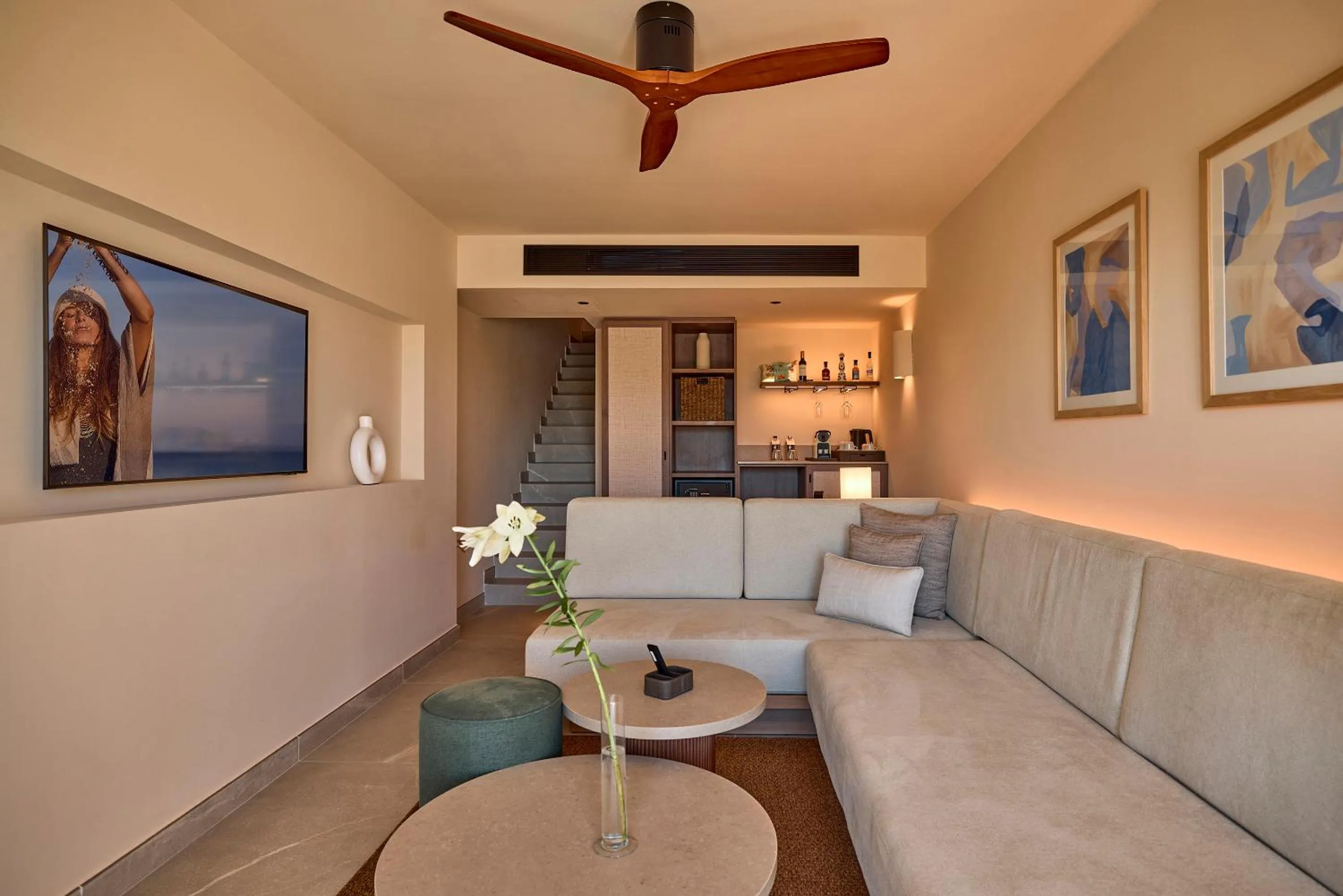 TV and multimedia in Purobeach Resort Santa Ponsa - New Opening