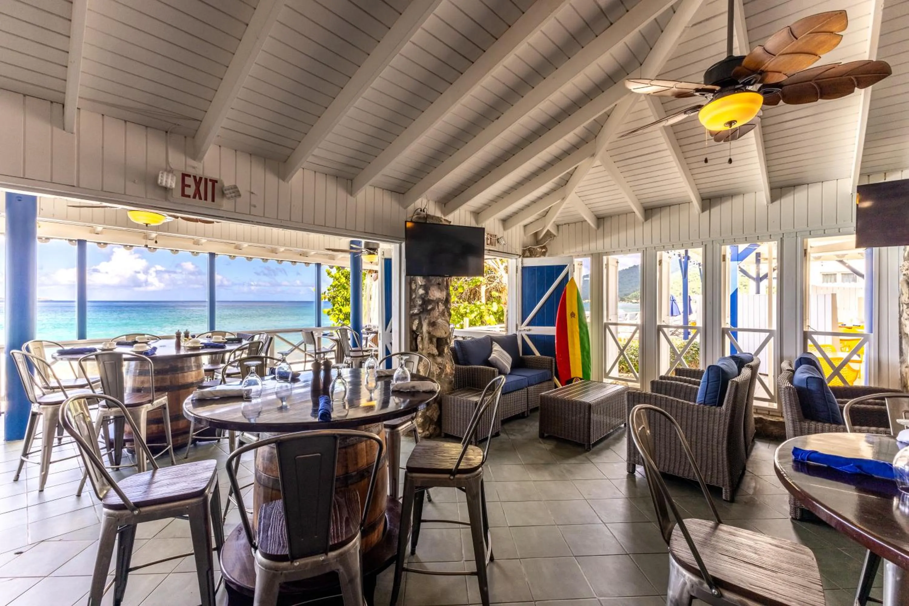 Lounge or bar in Sebastian's on the beach hotel