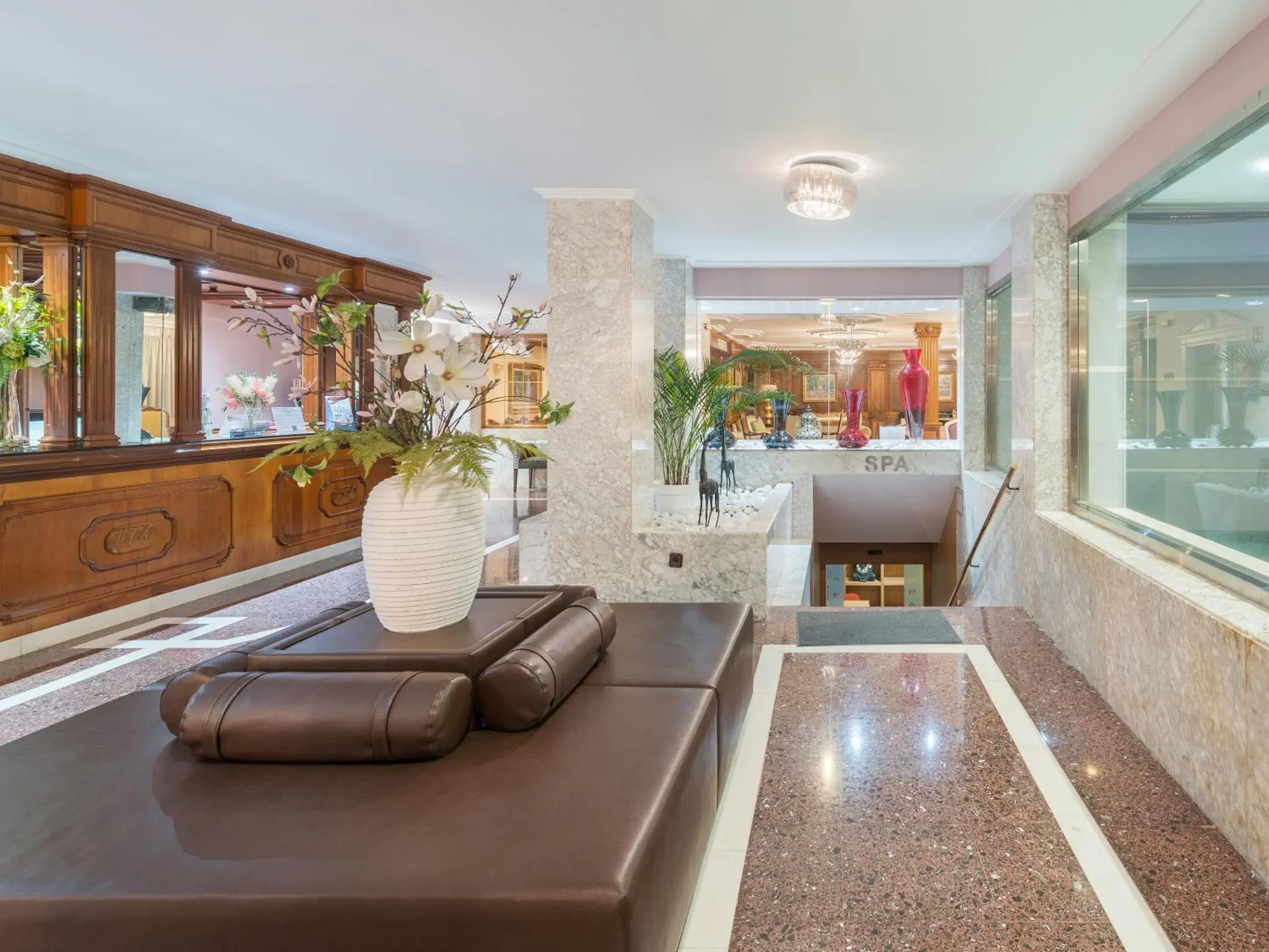 Living room in Hotel Torre Azul & Spa - Adults Only Living room in Hotel Torre Azul & Spa - Adults Only