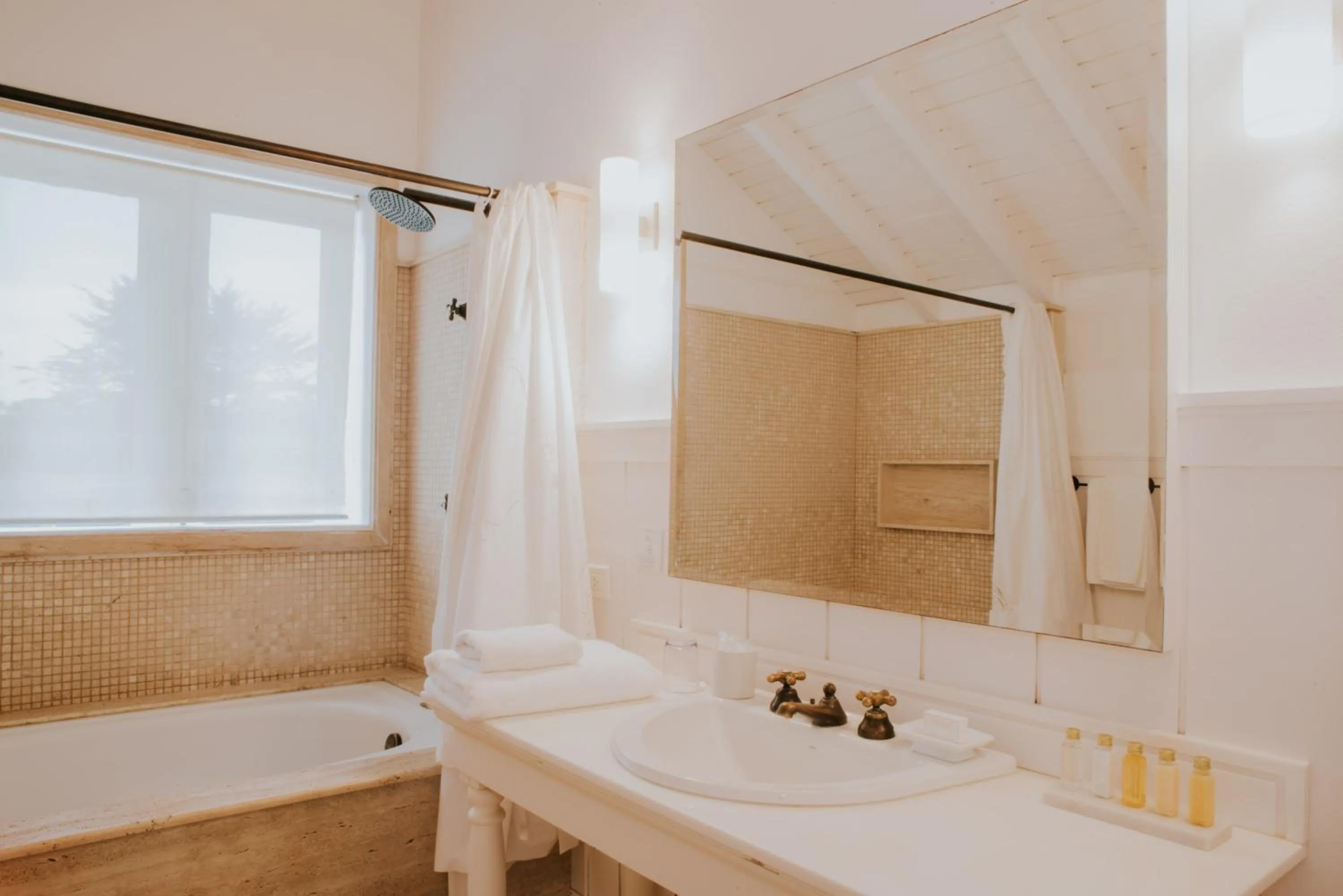 Bath in Roots Resort