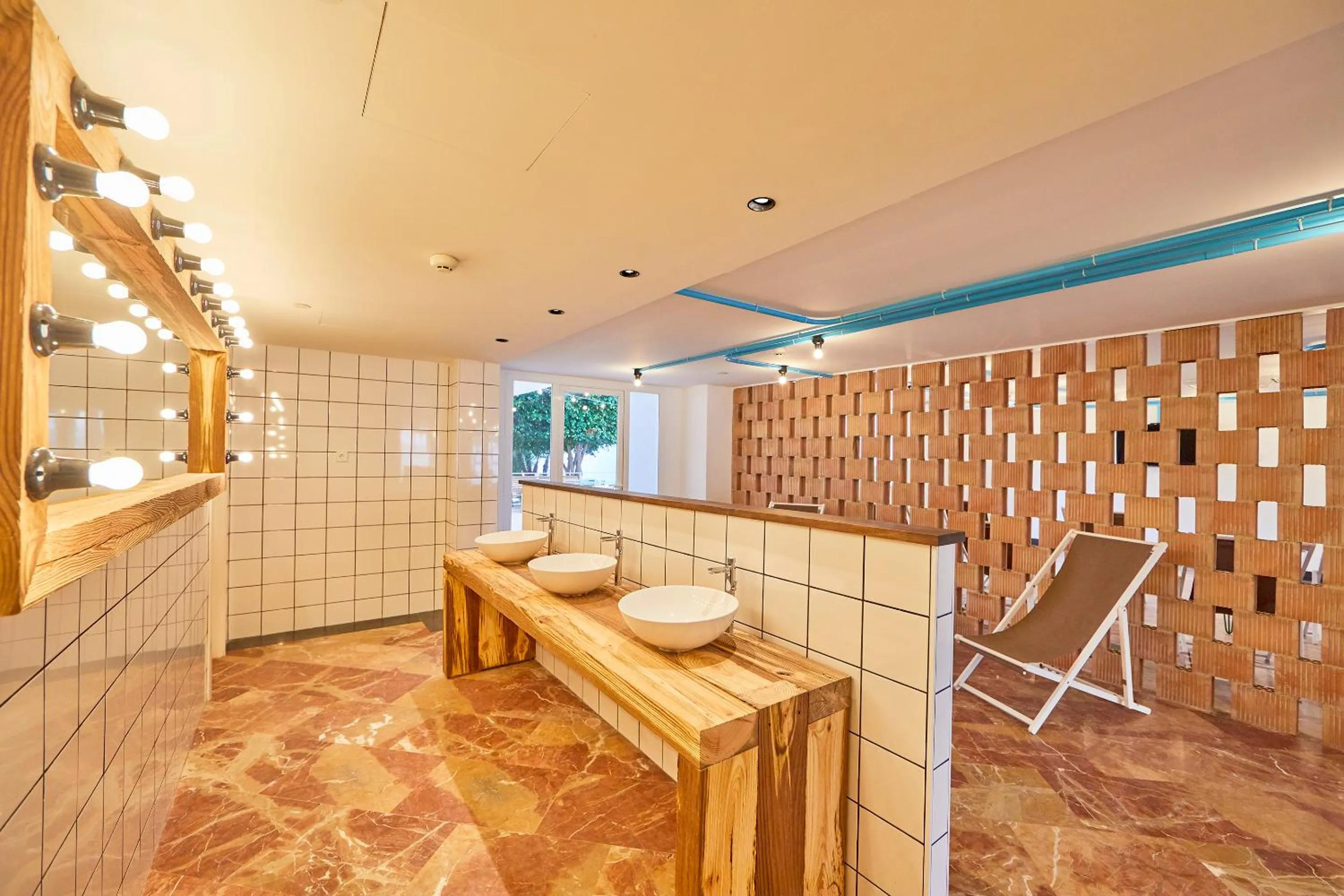 Public Bath in tent Playa de Palma