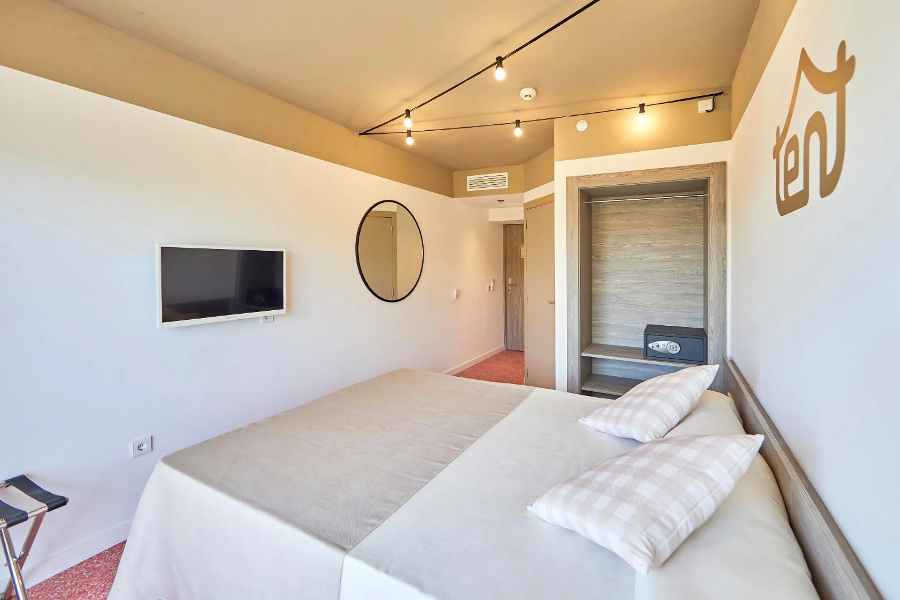 Bed in tent Playa de Palma