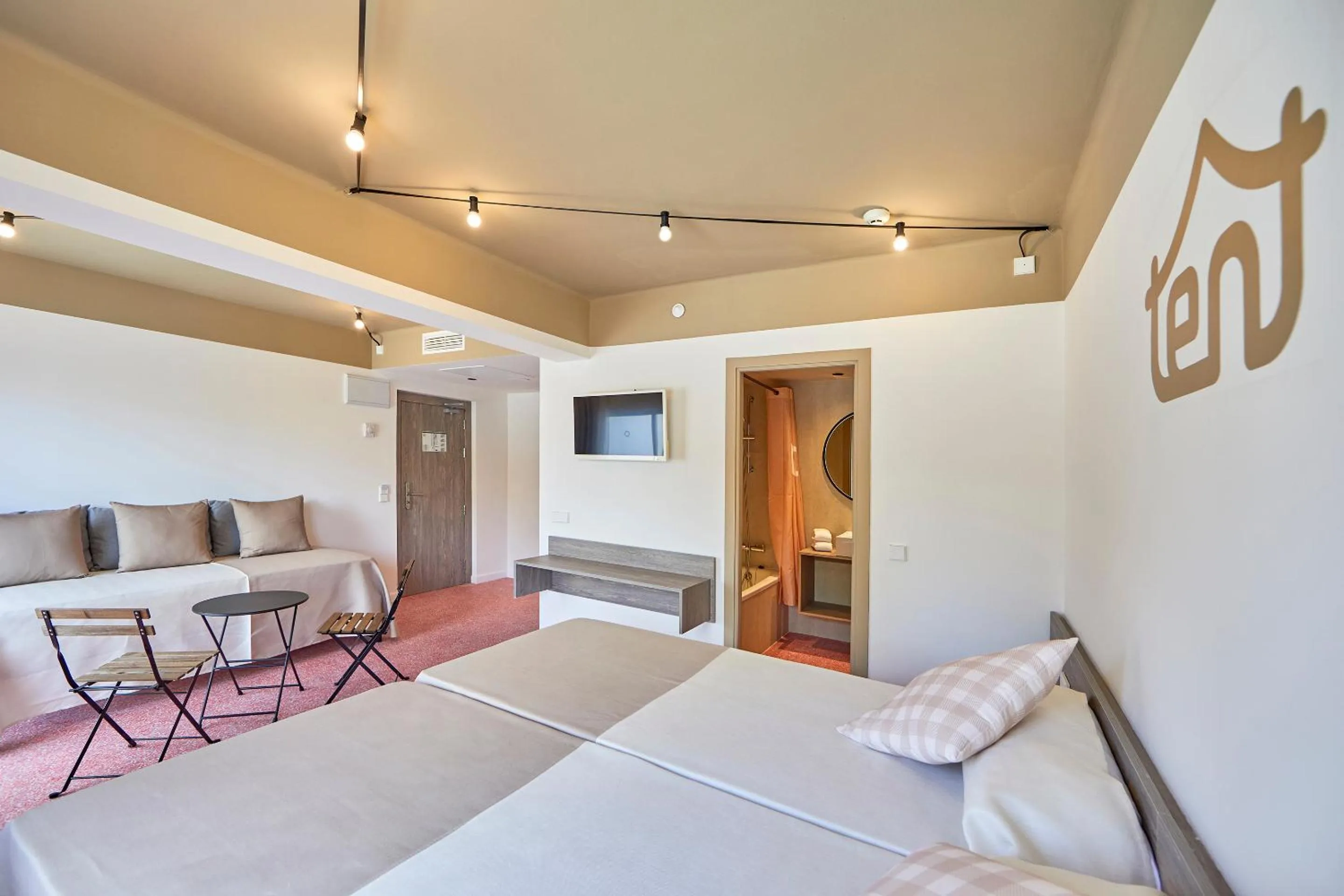 Photo of the whole room, Bed in tent Playa de Palma