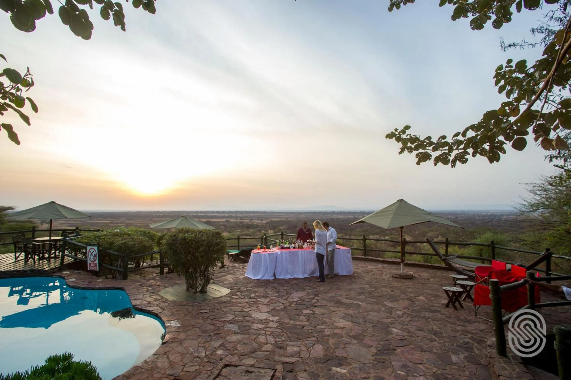 Restaurant/places to eat in Kirawira Serena Camp