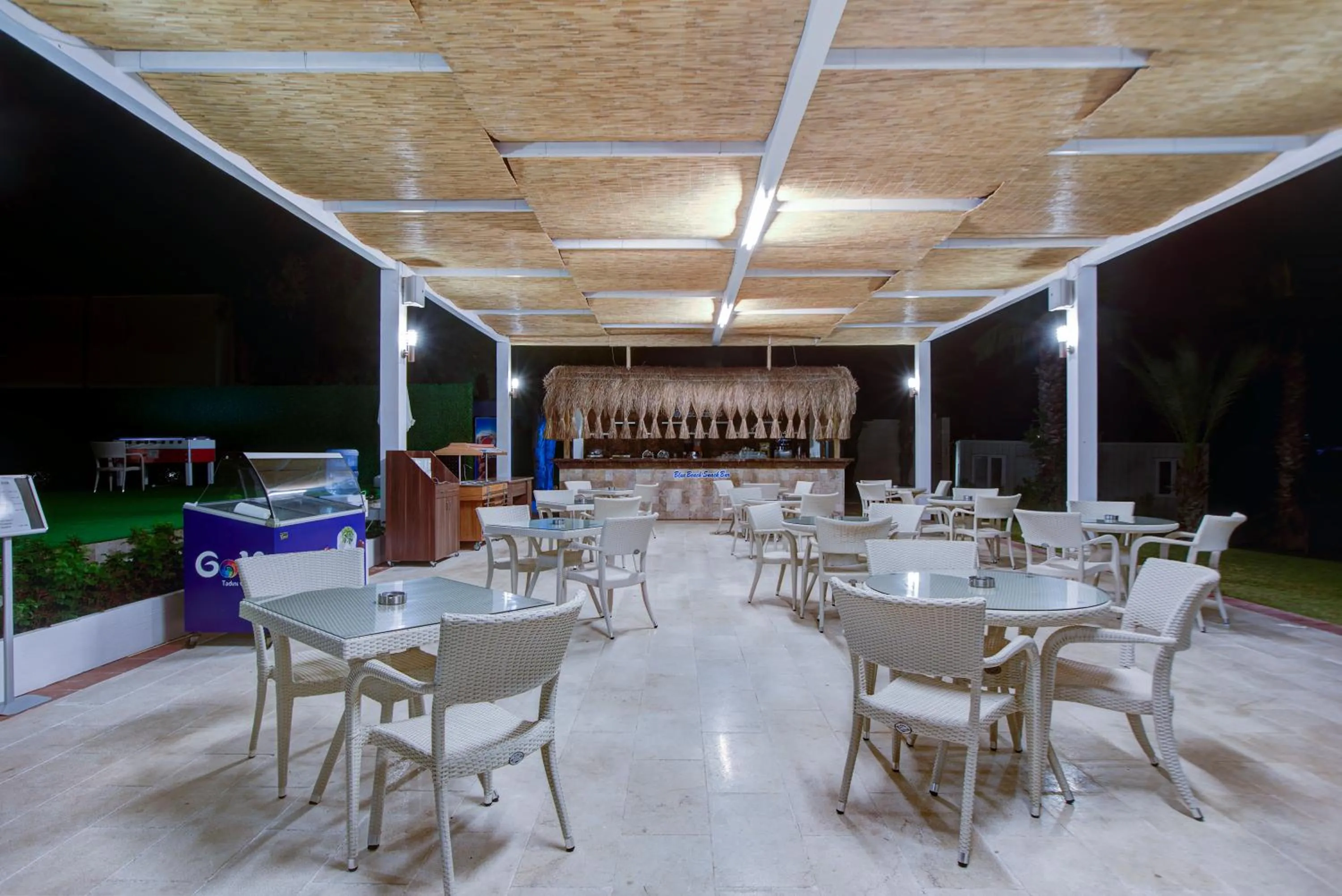 Restaurant/places to eat in Marpessa Blue Beach Resort & SPA Hotel