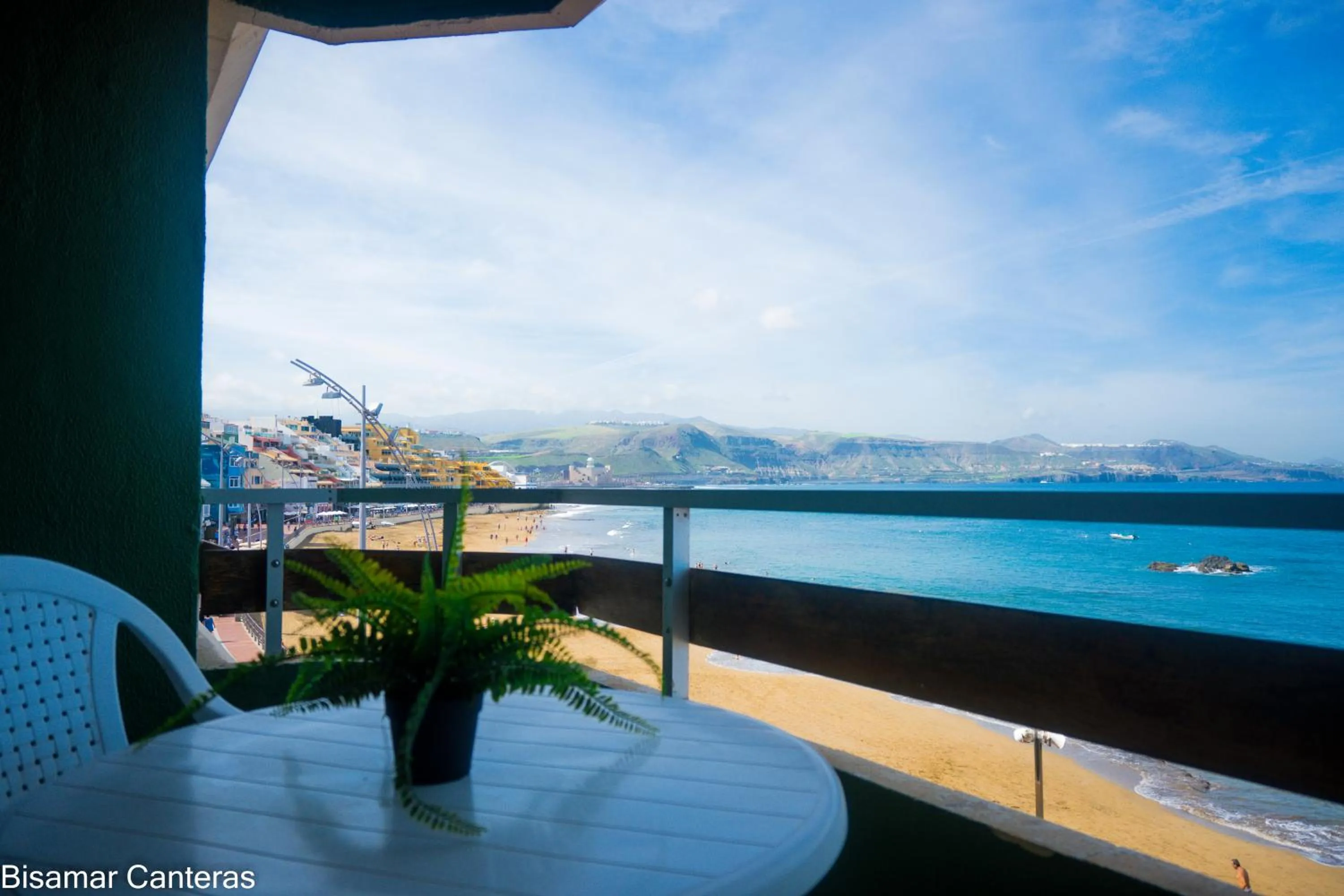 Seating area in Brisamar Canteras