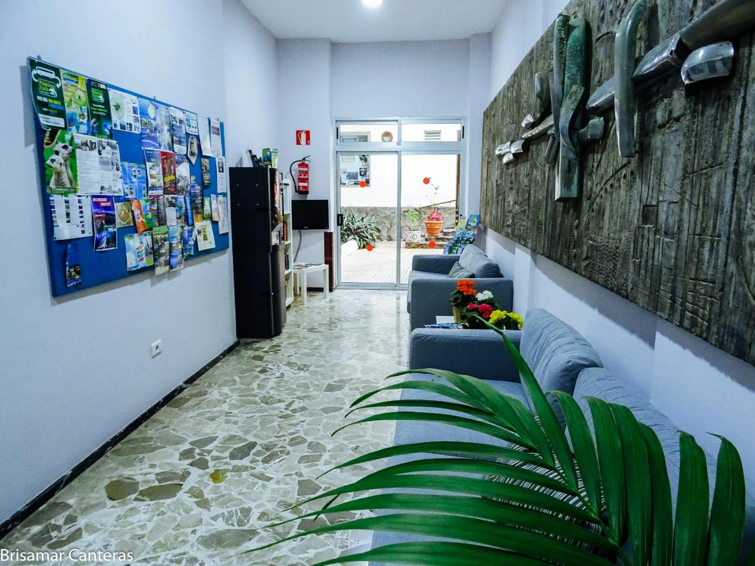 Communal lounge/ TV room in Brisamar Canteras