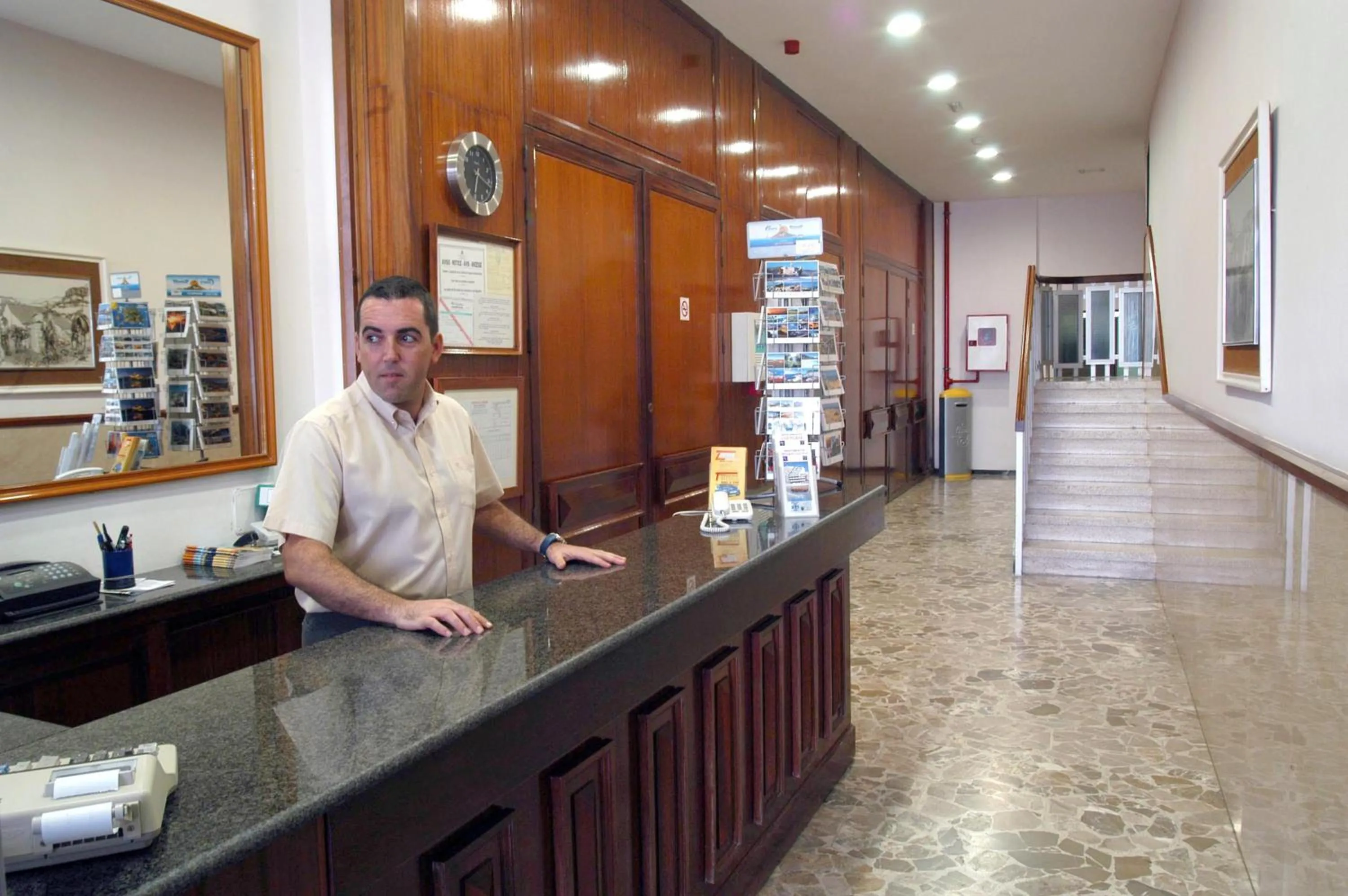 Staff in Brisamar Canteras