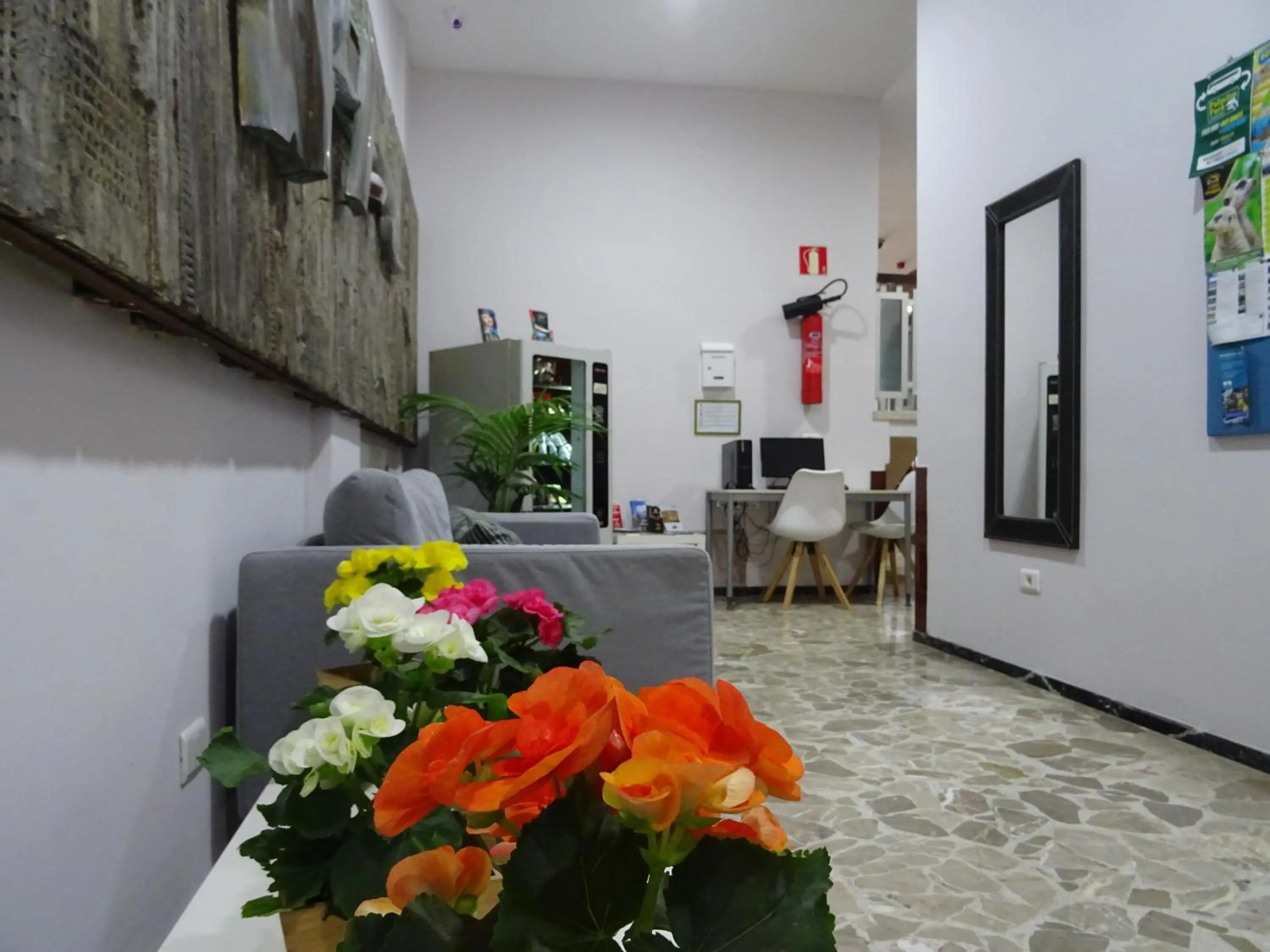 Communal lounge/ TV room in Brisamar Canteras