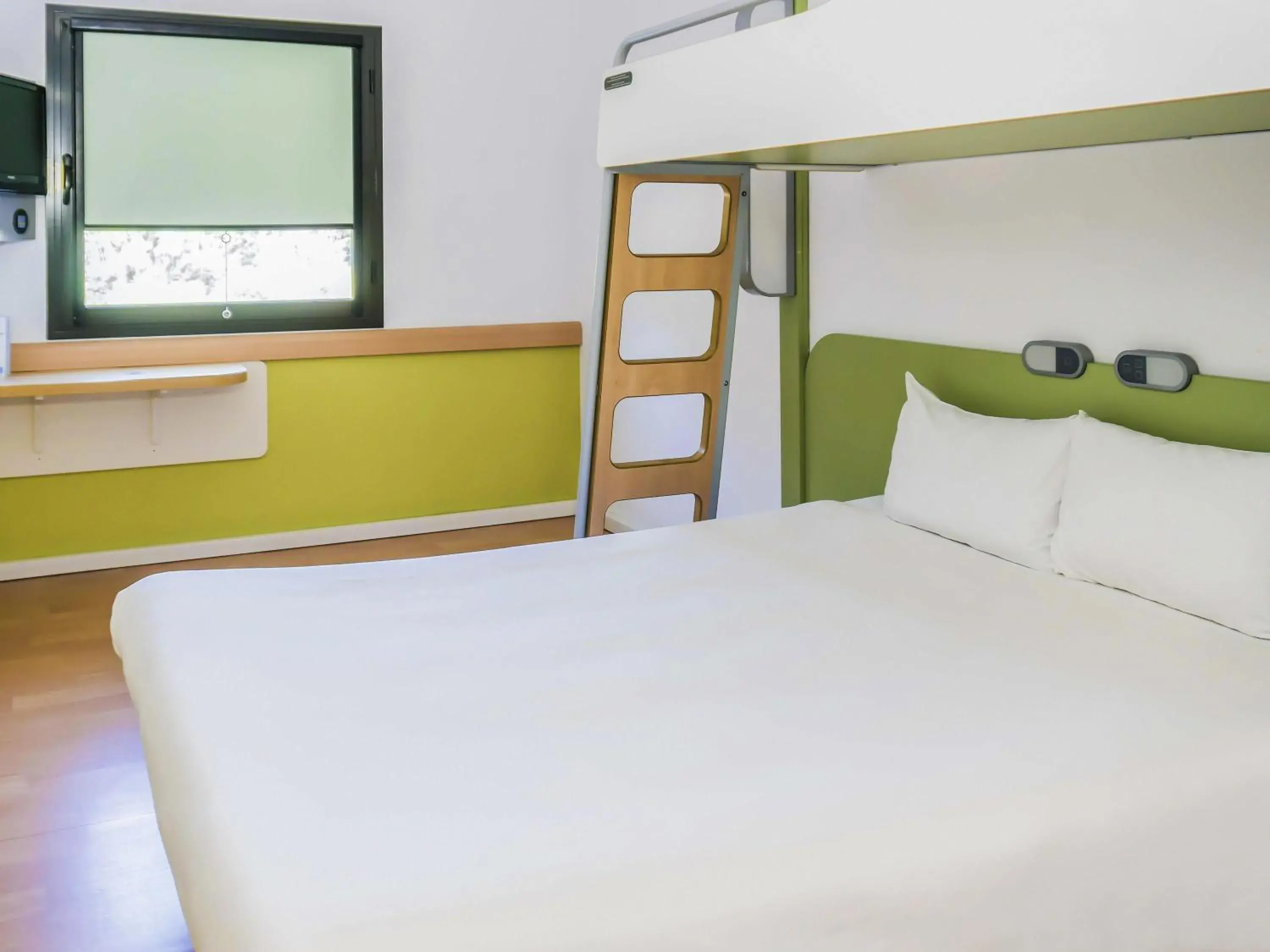 Bedroom, Bed in Ibis Budget Girona Costa Brava Bedroom, Bed in Ibis Budget Girona Costa Brava