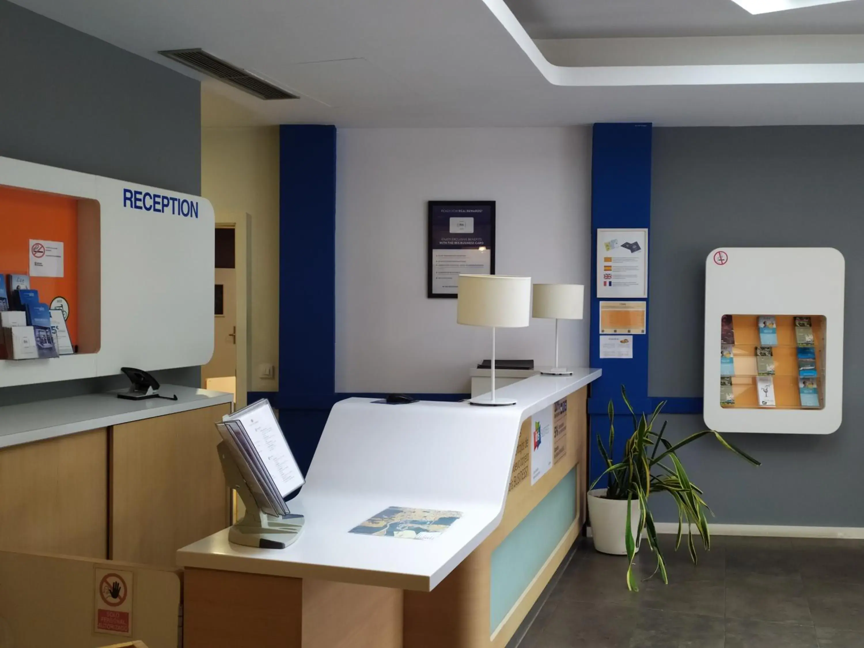 Lobby or reception in Ibis Budget Girona Costa Brava Lobby or reception in Ibis Budget Girona Costa Brava