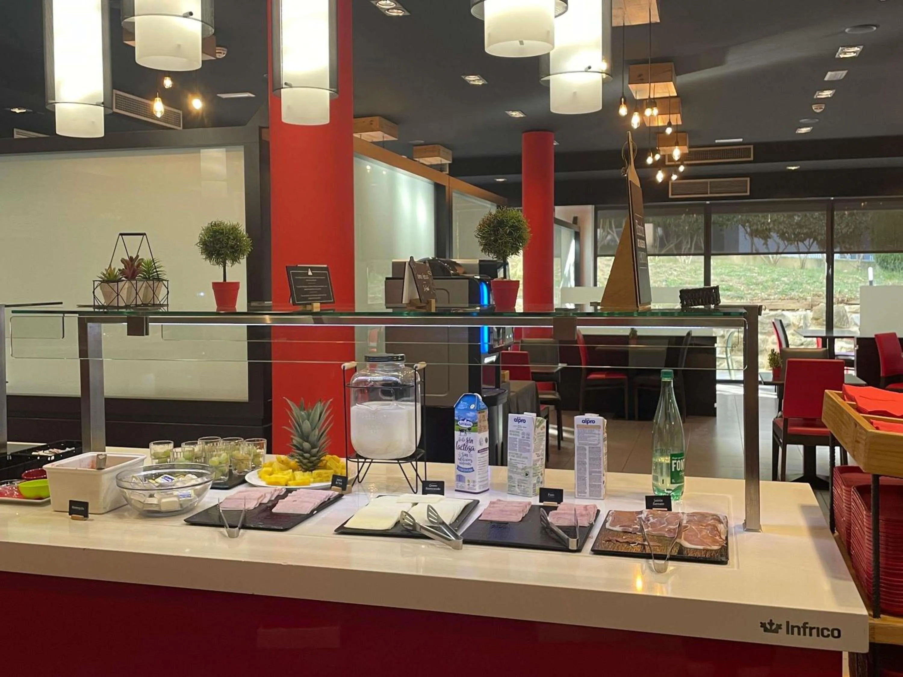 Breakfast in Ibis Budget Girona Costa Brava