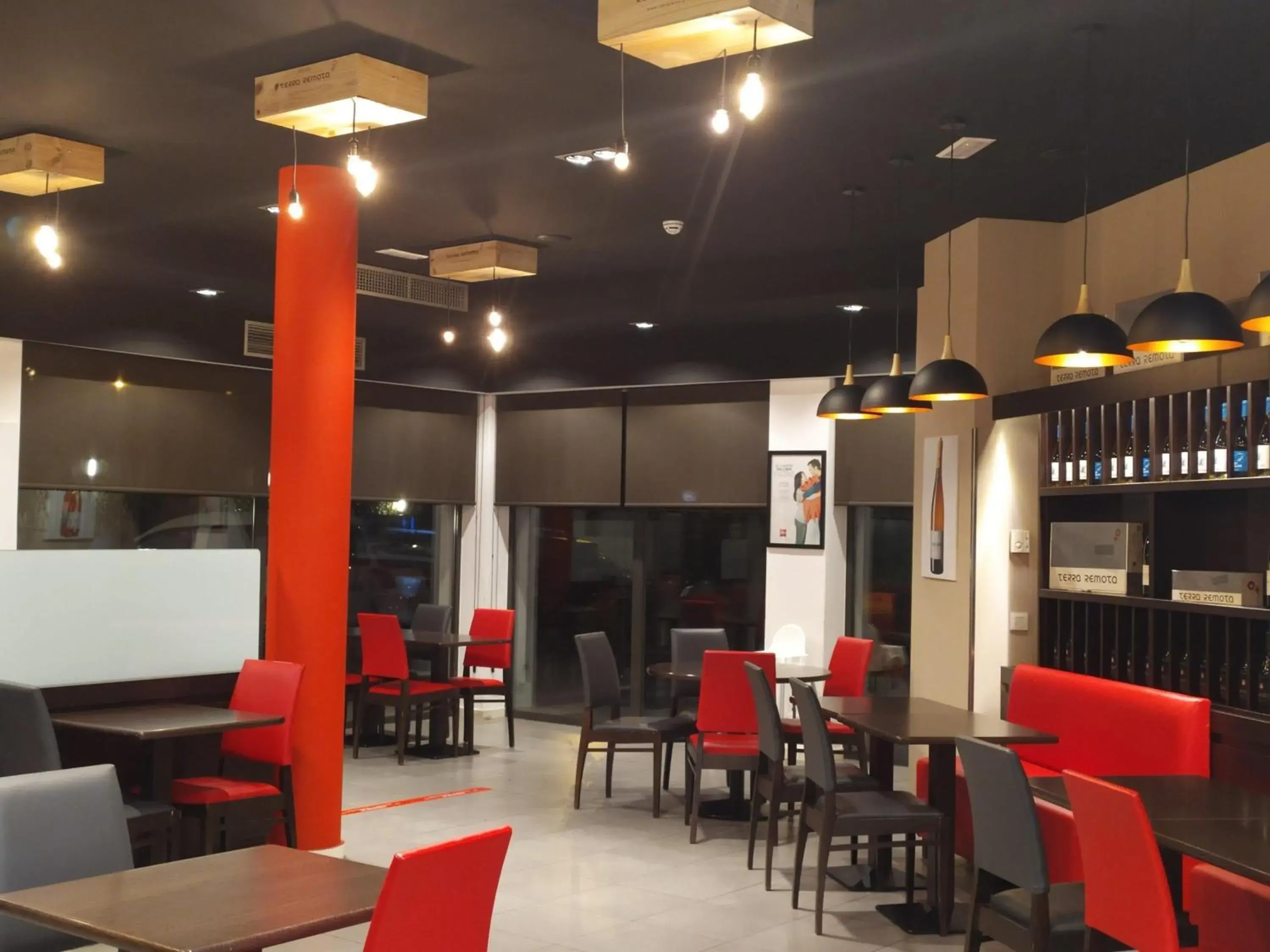 Restaurant/places to eat in Ibis Girona Restaurant/places to eat in Ibis Girona