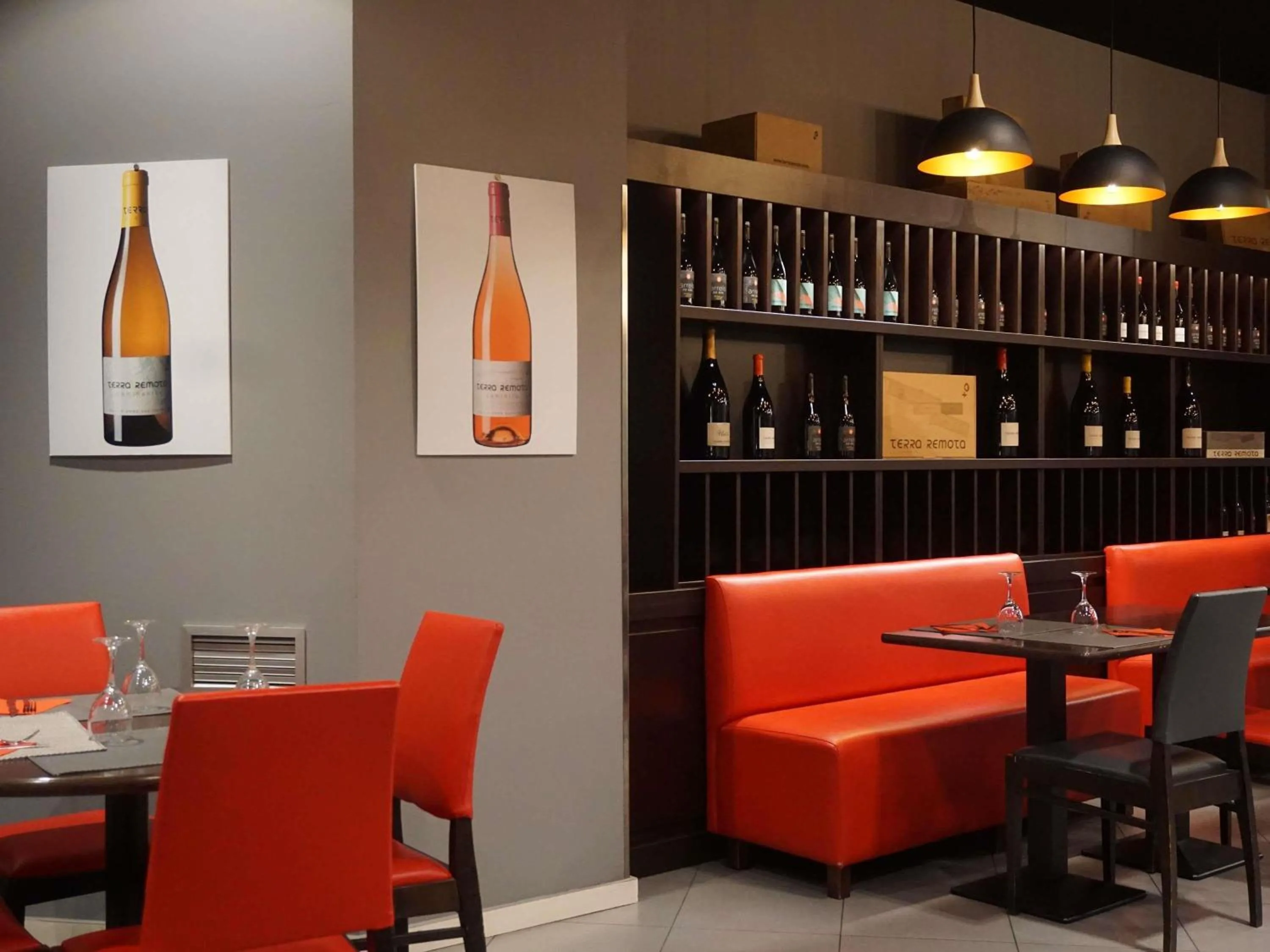 Restaurant/places to eat in Ibis Girona