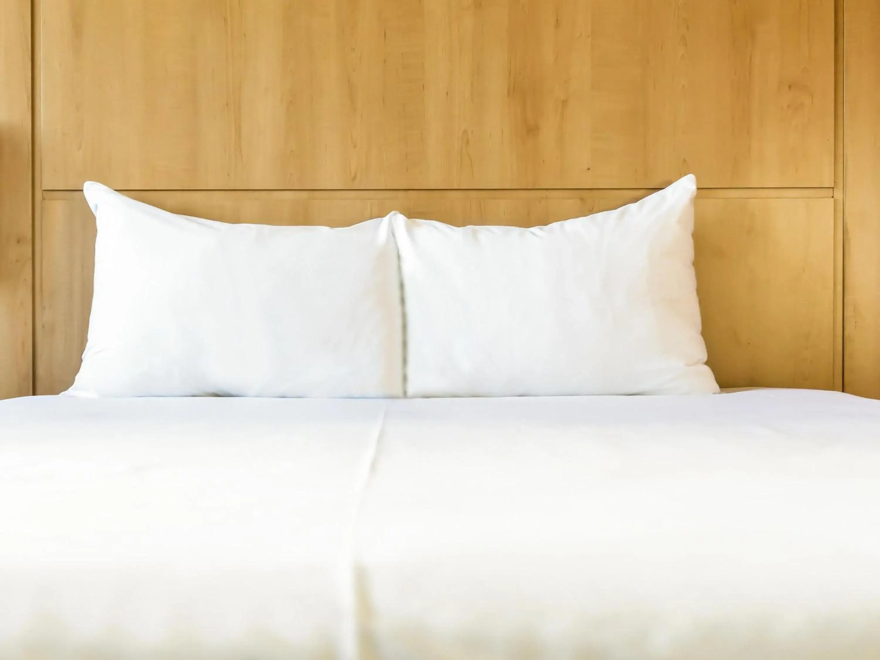 Bedroom, Bed in Ibis Girona Bedroom, Bed in Ibis Girona