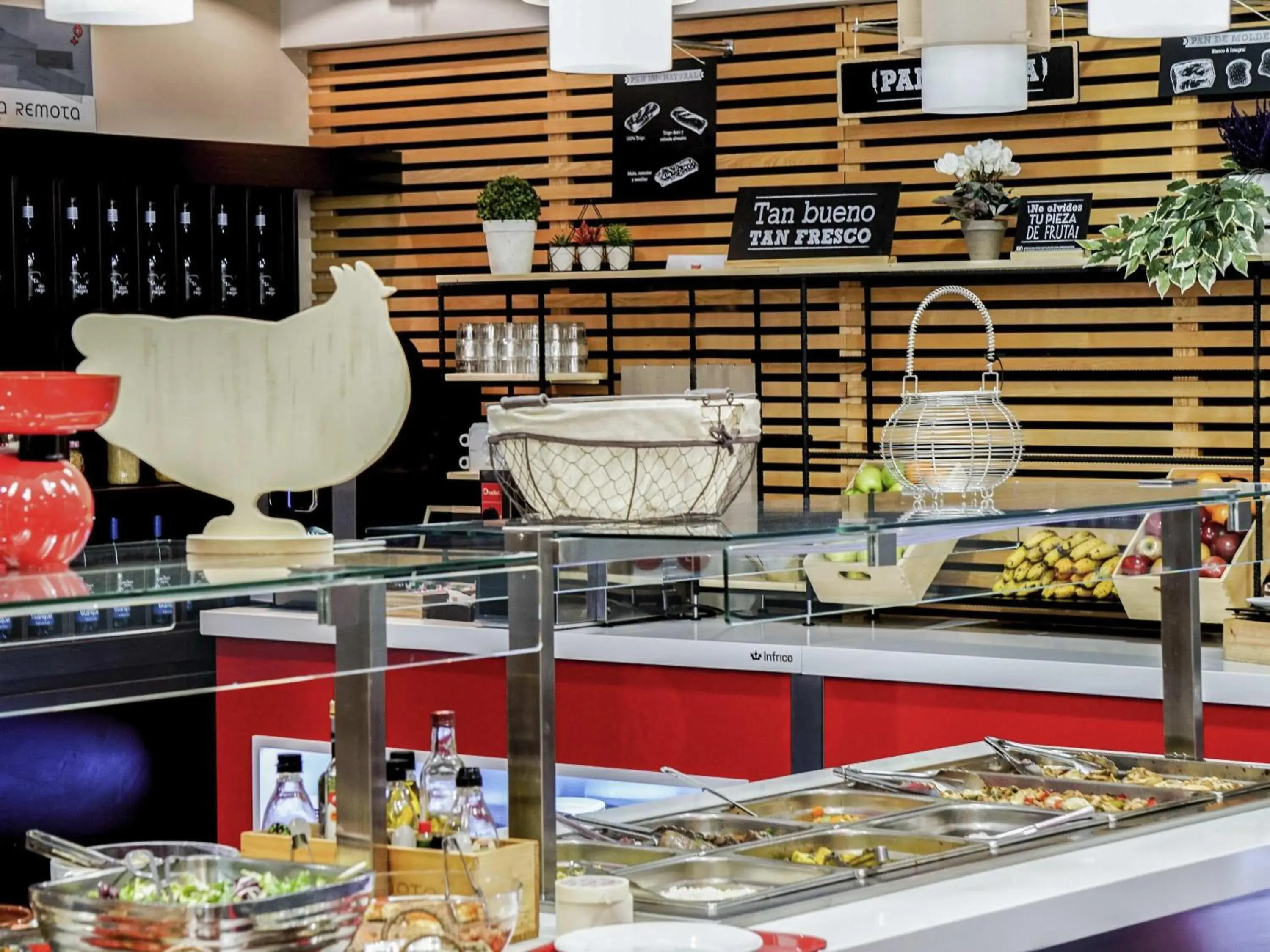 Restaurant/places to eat in Ibis Girona Restaurant/places to eat in Ibis Girona