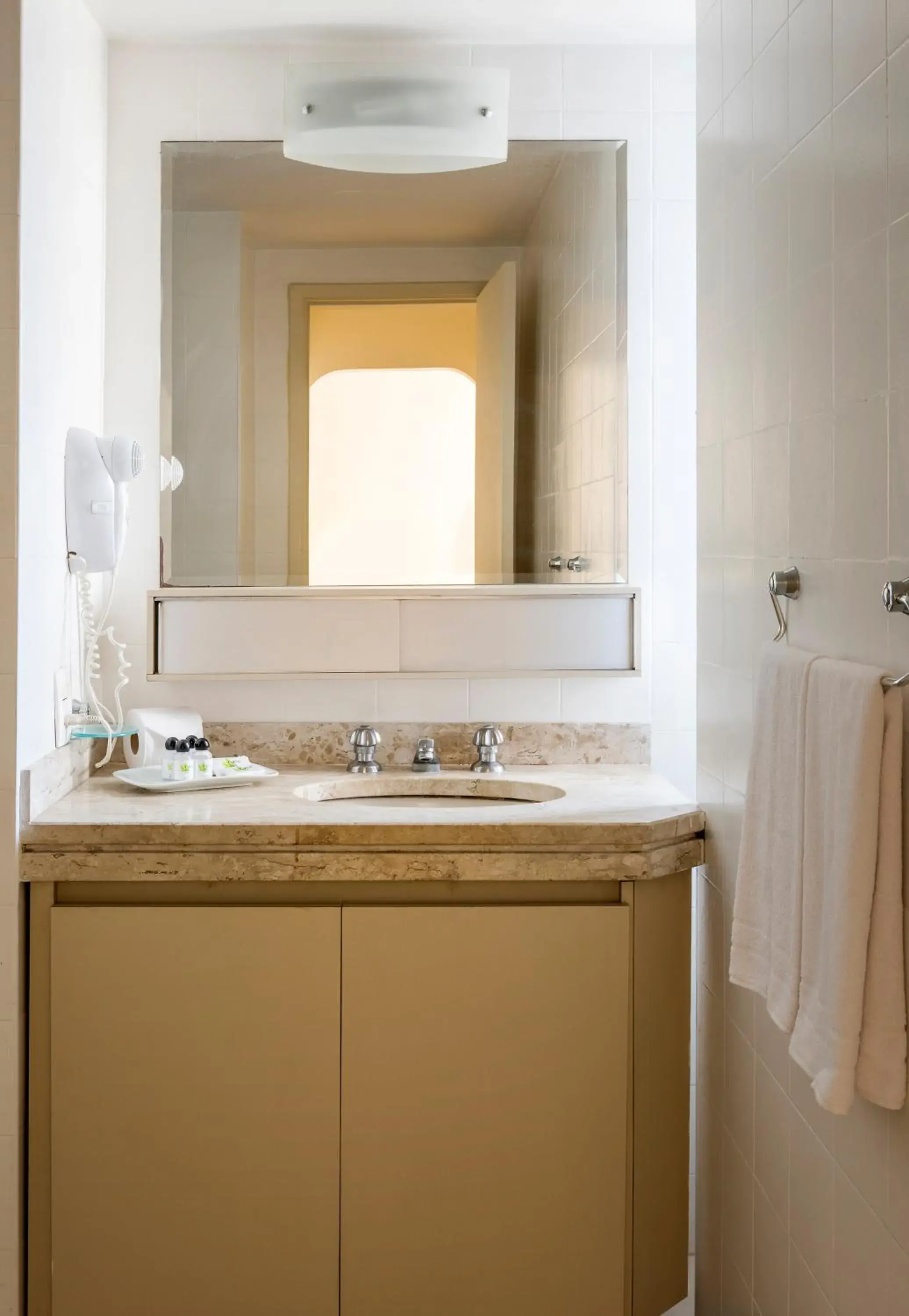 Bathroom in Central Park Flat Jardins Bathroom in Central Park Flat Jardins