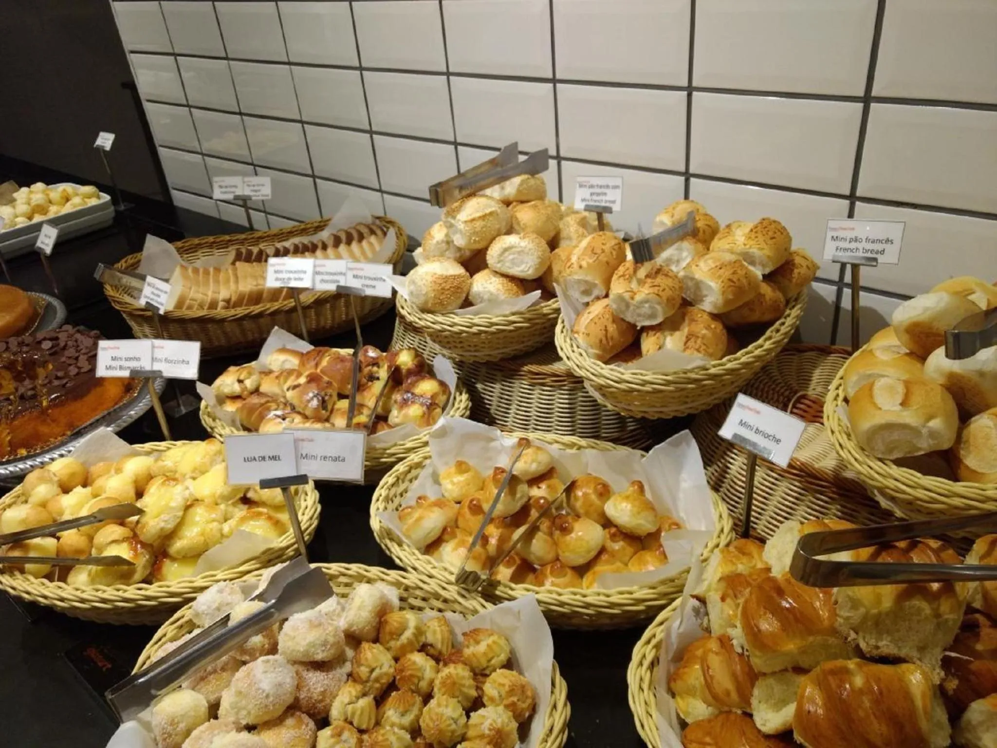 Buffet breakfast in Central Park Flat Jardins