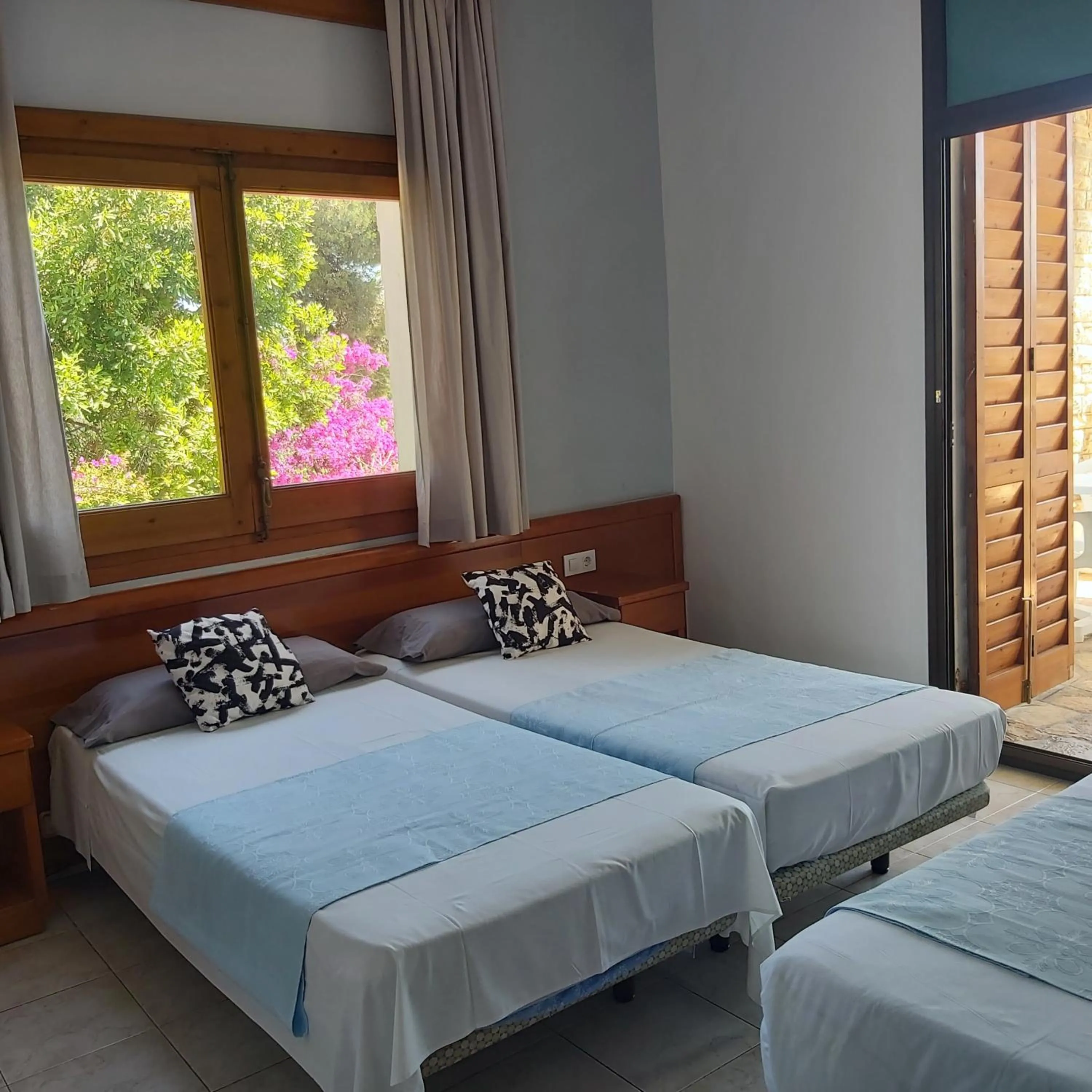 Bed in Hotel Bonsol ADULTS ONLY