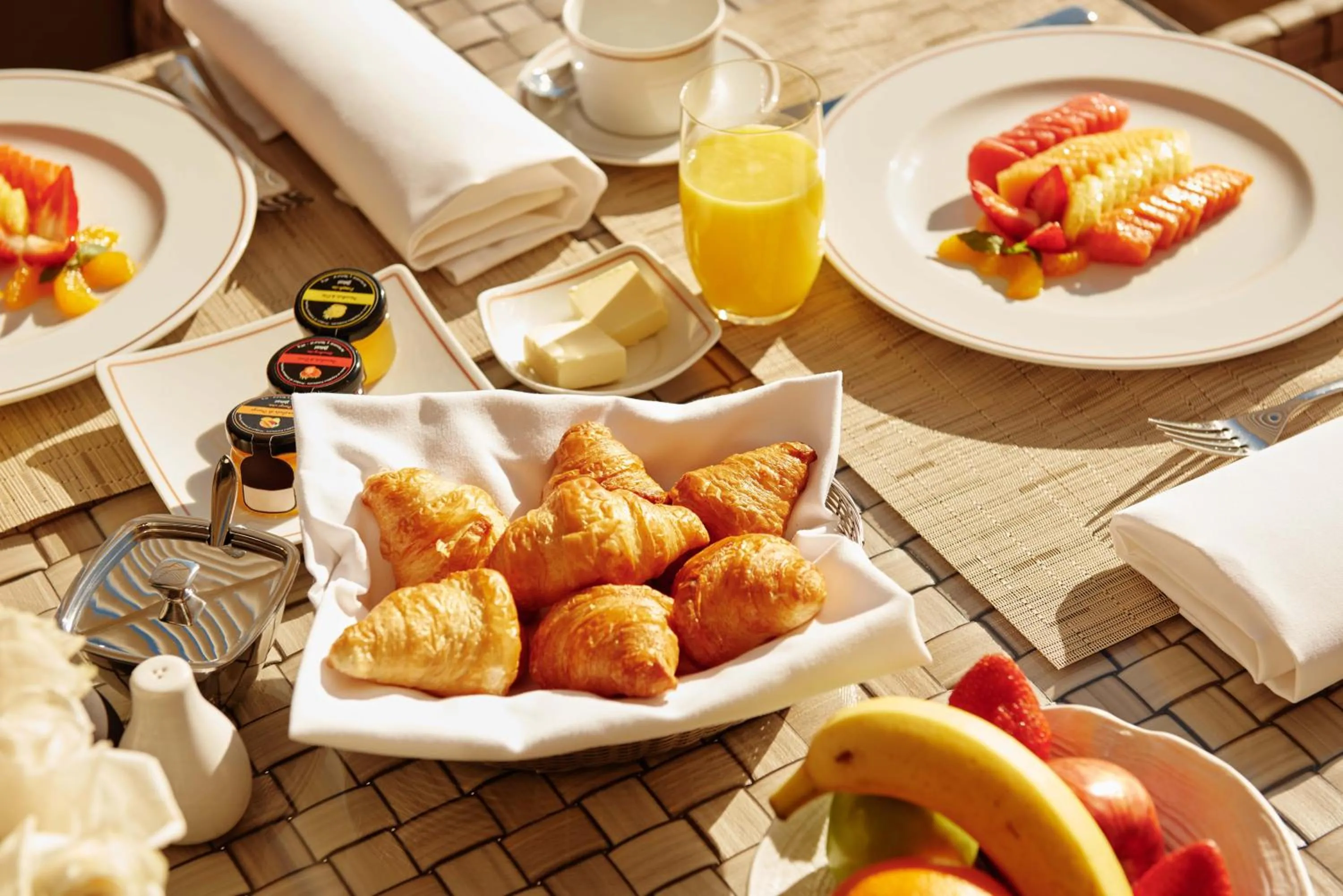 Restaurant/places to eat in El Embajador, a Royal Hideaway Hotel