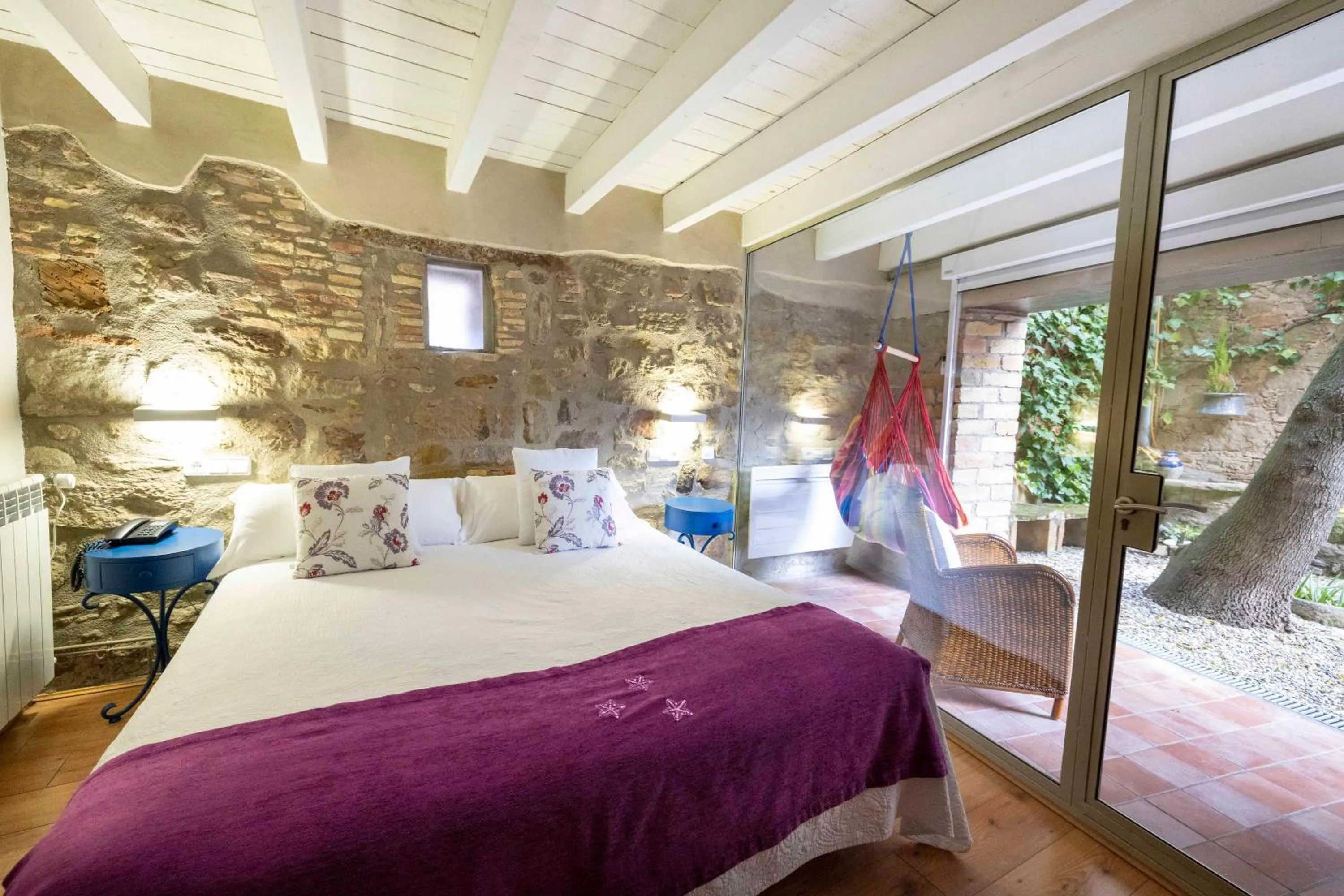 Bedroom, Bed in Hotel La Freixera