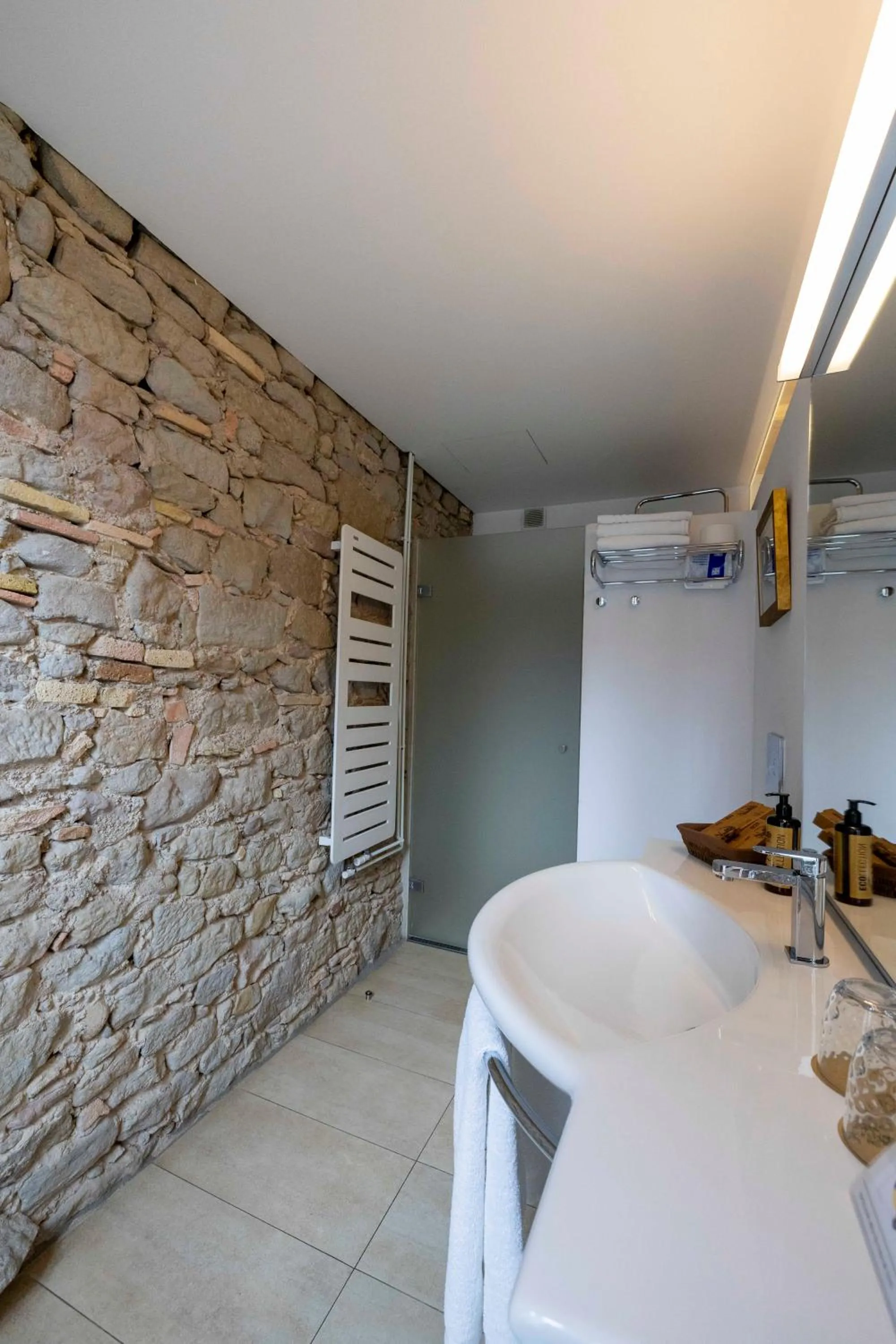 Bathroom in Hotel La Freixera