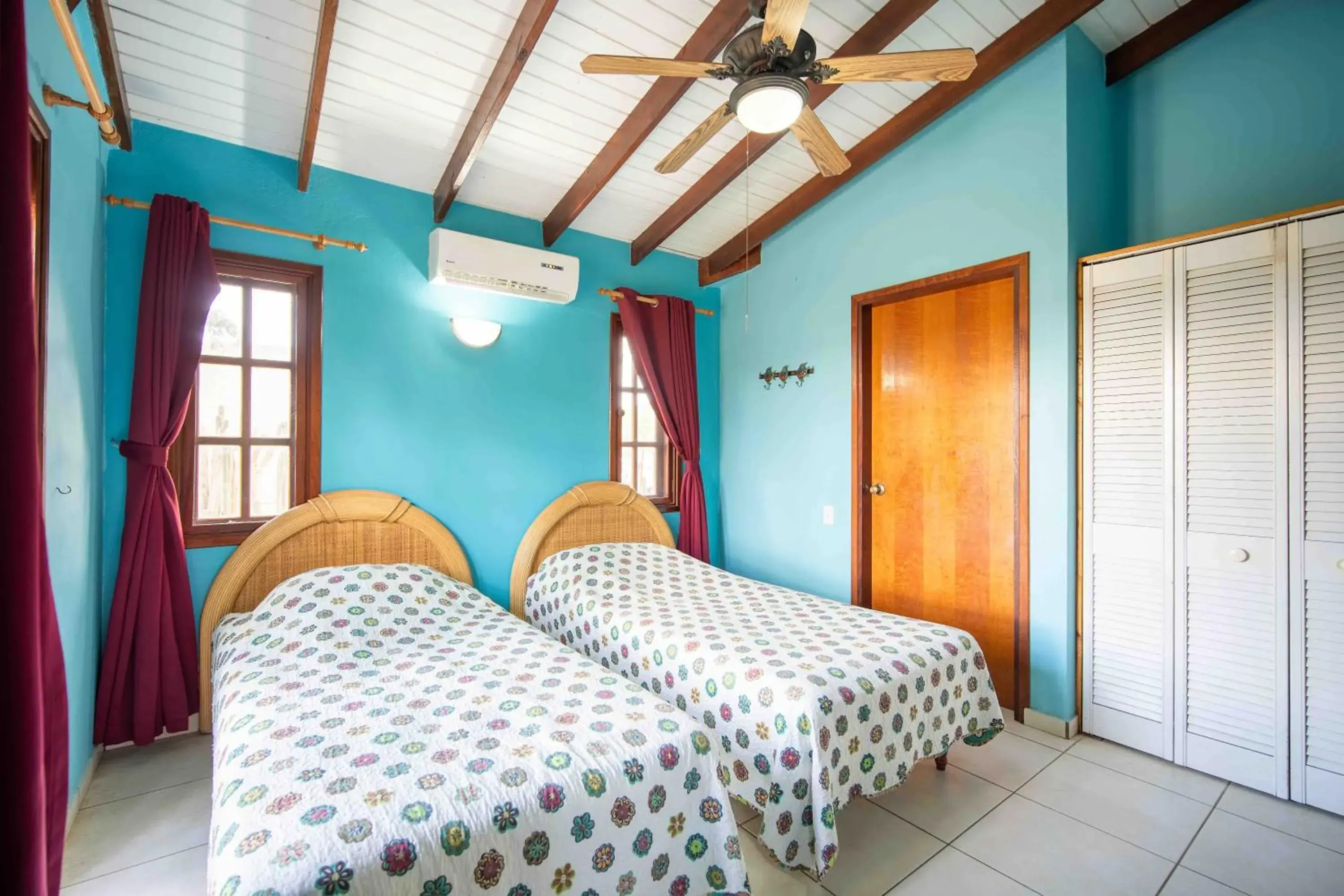 Bed in Captain Don's Habitat Bed in Captain Don's Habitat