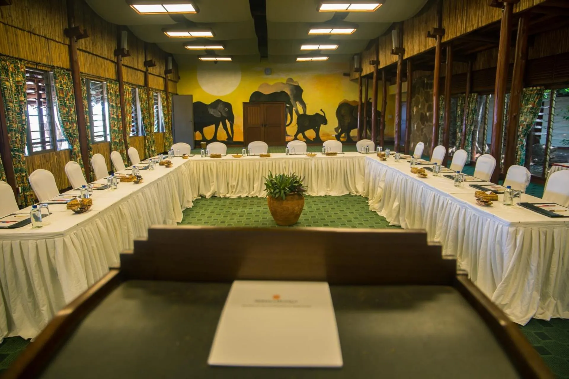 Meeting/conference room in Kilaguni Serena Safari Lodge