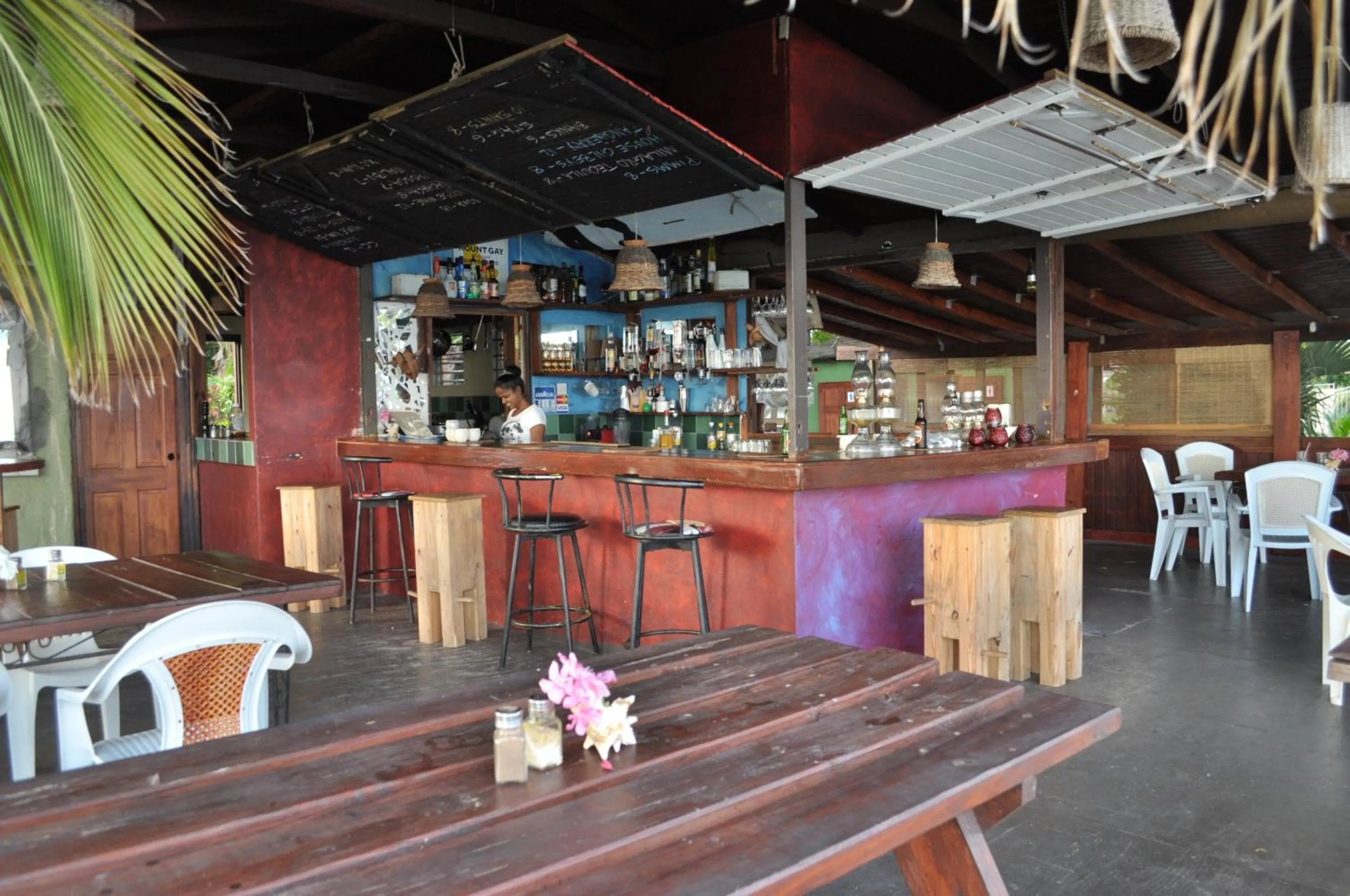 Restaurant/places to eat in Tropical Gecko Studio - Sweet Jewel Apartments