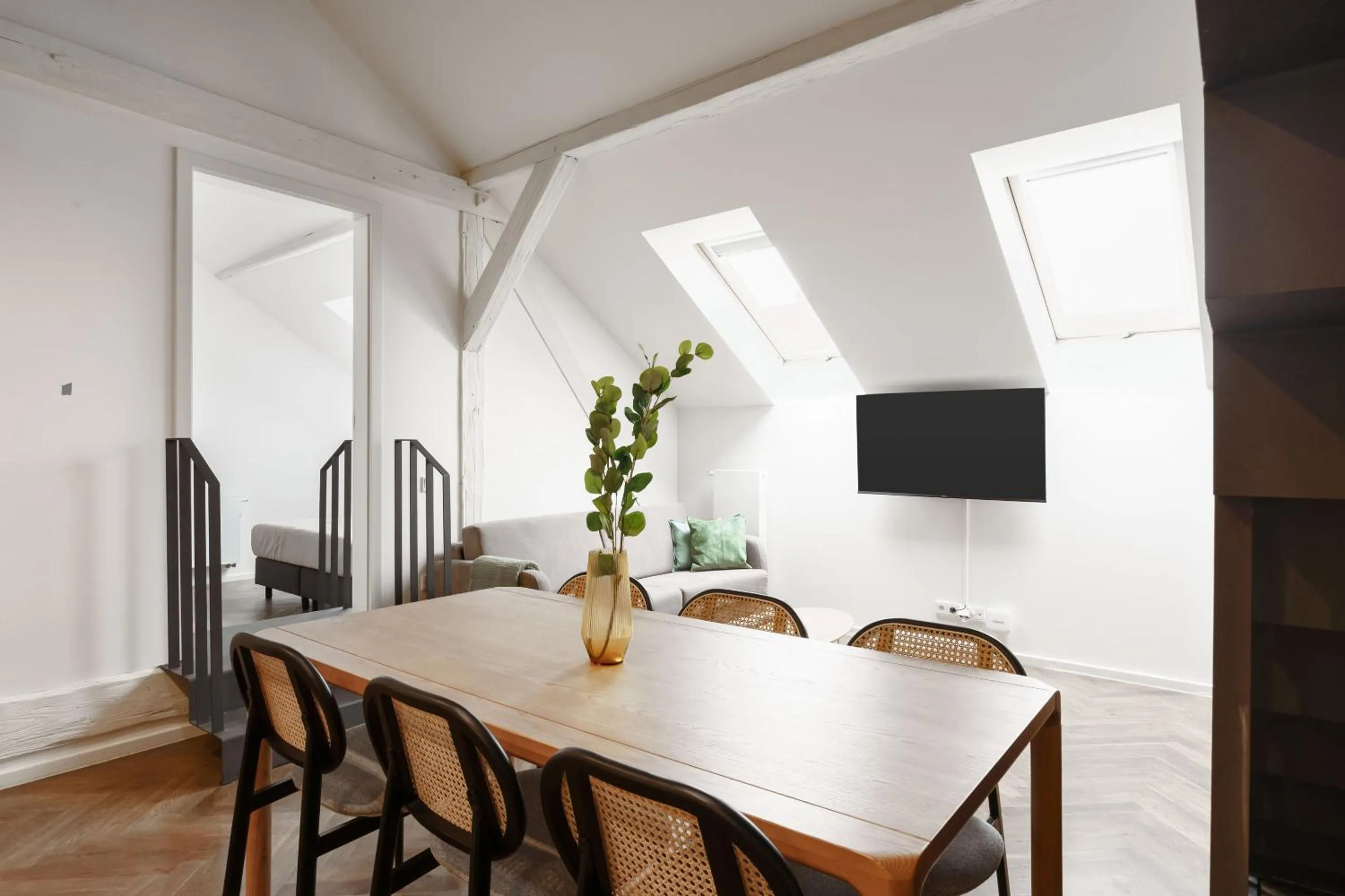 TV and multimedia in Limehome Prague Halkova