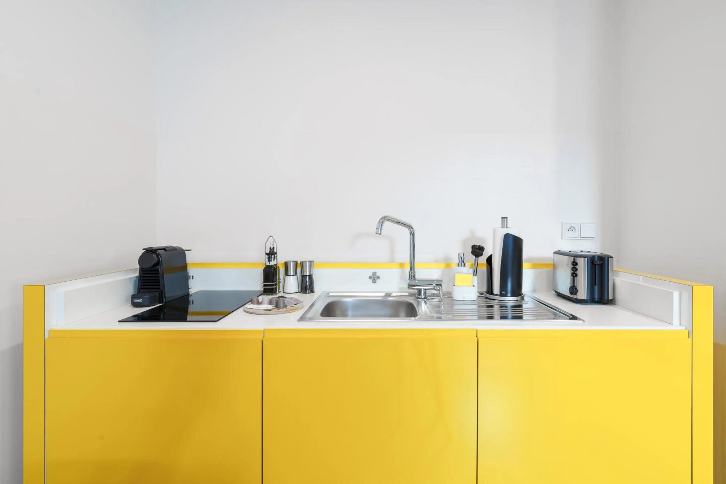 Coffee/tea facilities in Limehome Prague Halkova