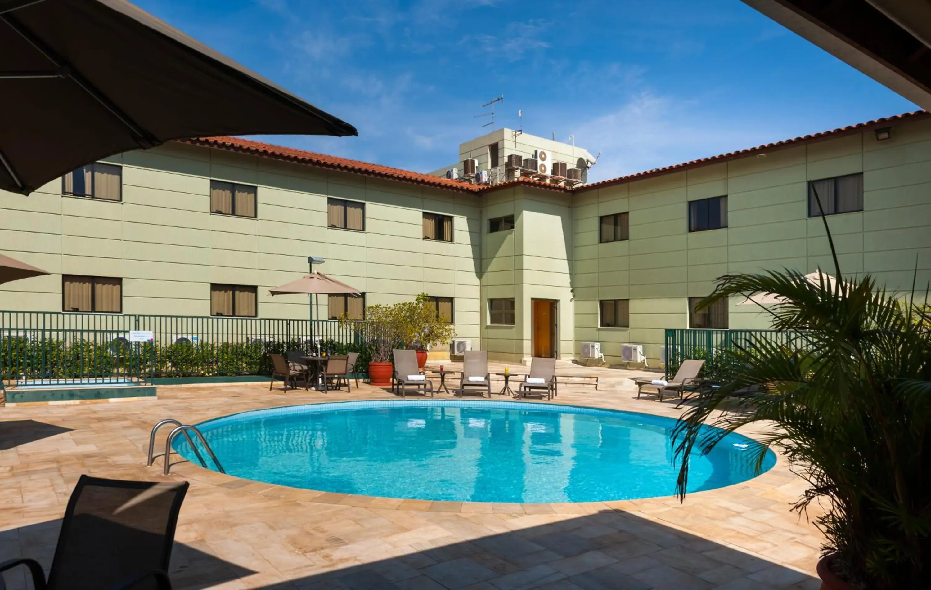 Swimming pool in Matiz Jaguariúna Swimming pool in Matiz Jaguariúna